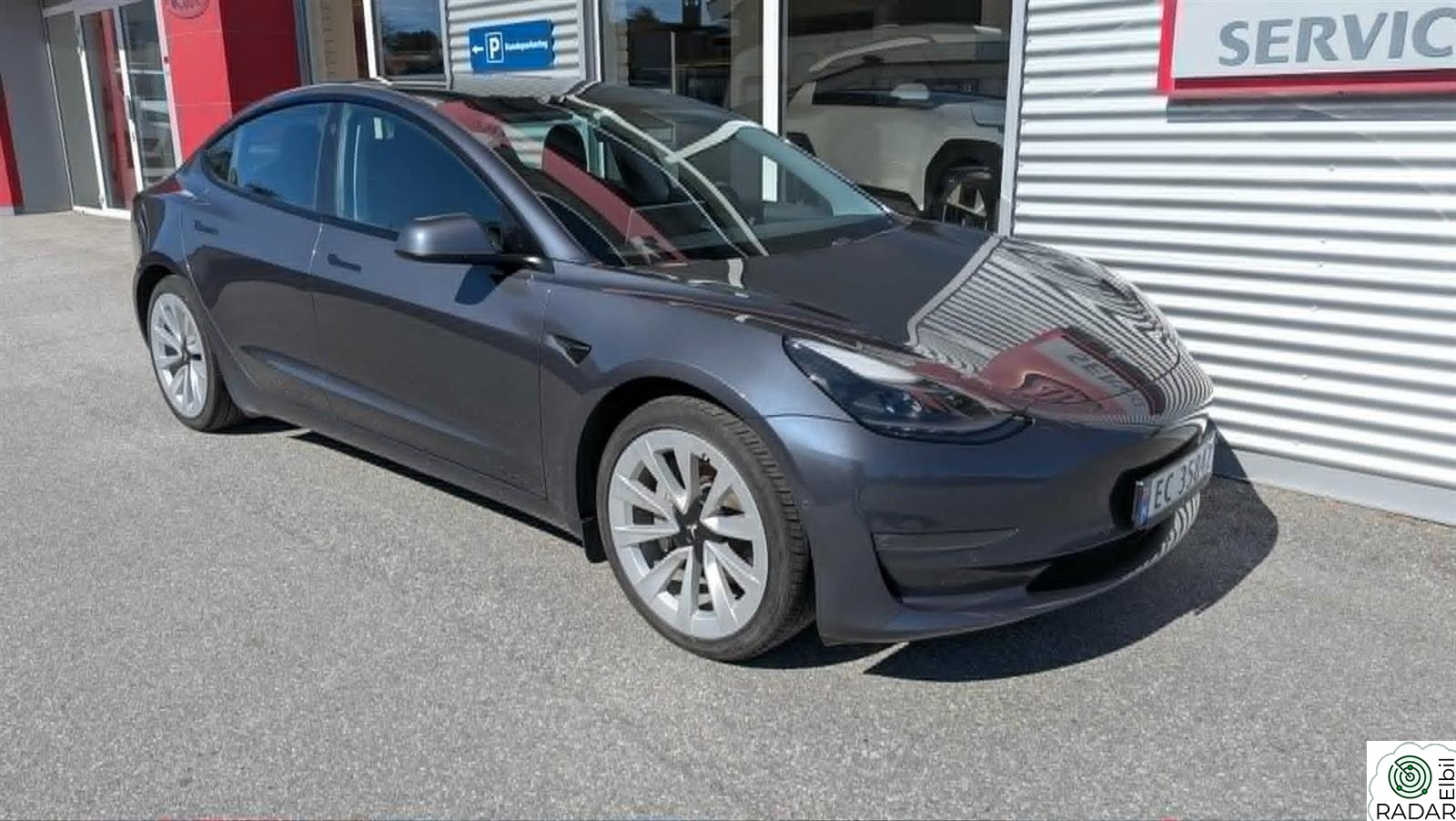 TESLA Model 3 Long range, AWD Varmepumpe, selvkjøring m.m.
