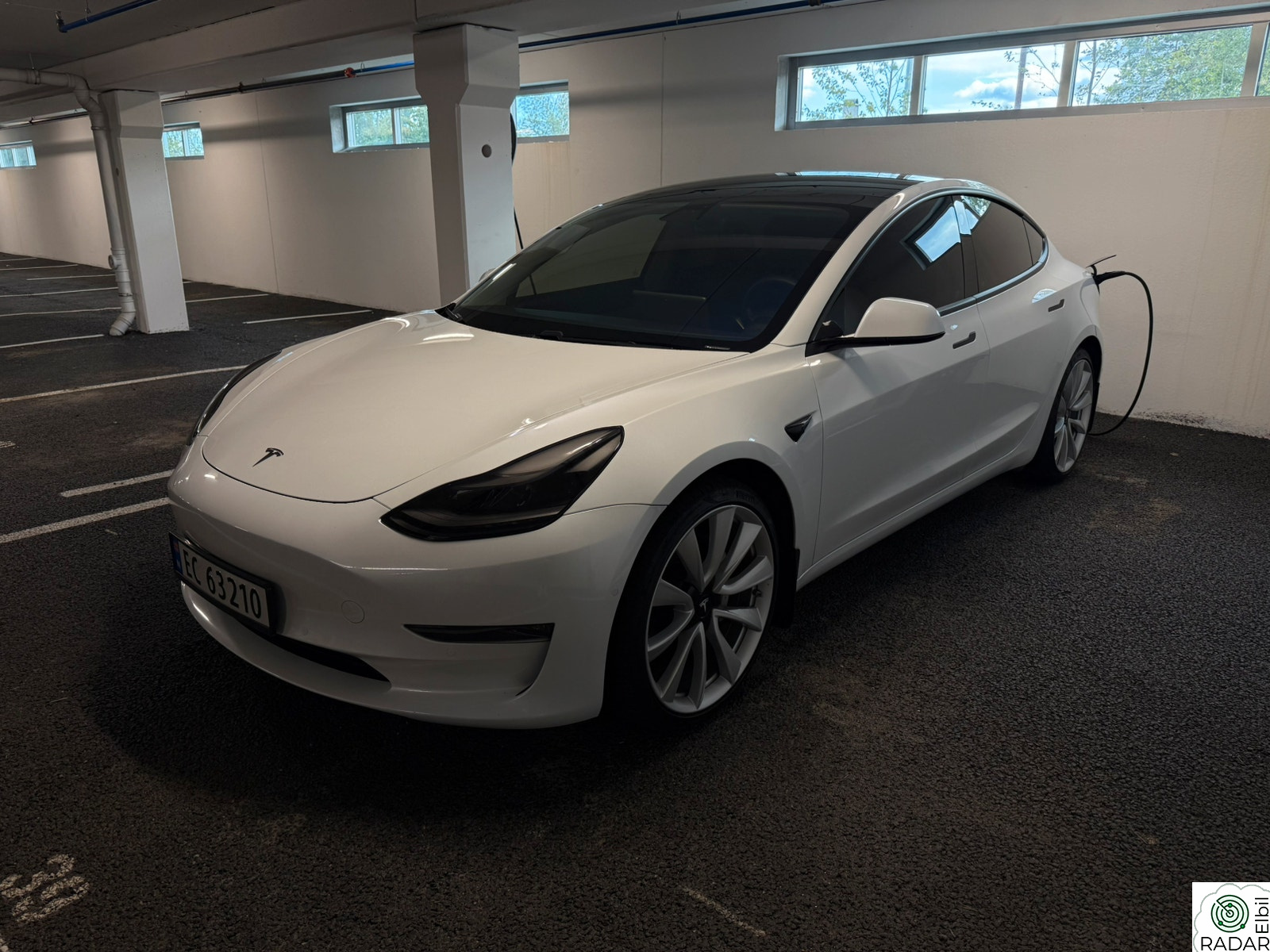 TESLA Model 3 Long Range Facelift Nytt batteri Krok 20 Felger Premium