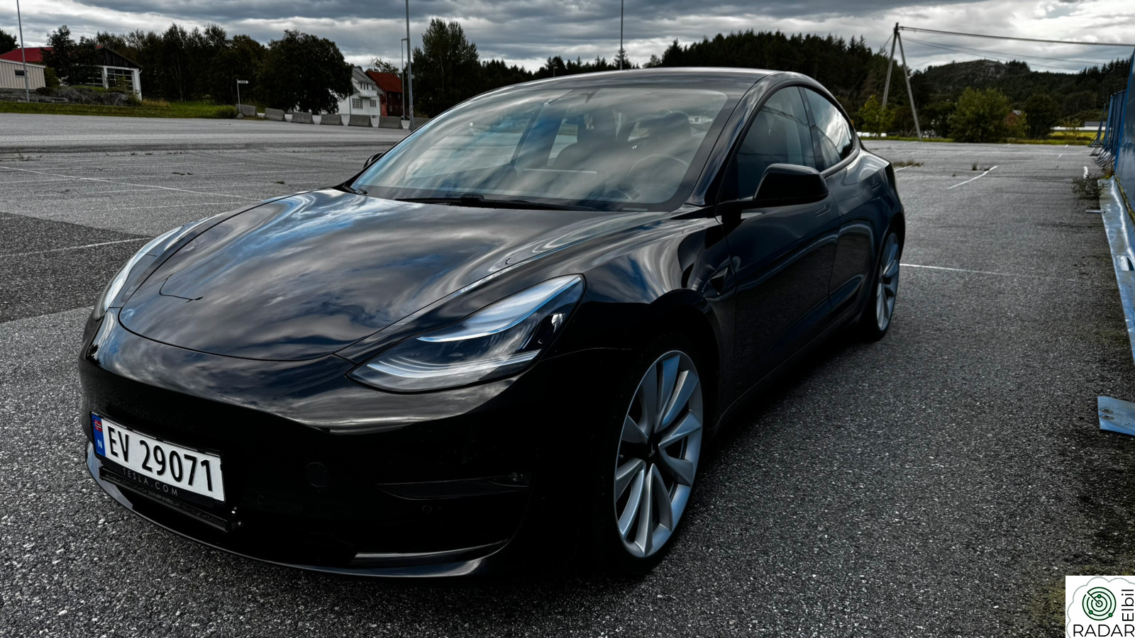 TESLA Model 3 Performance - Long Range AWD
