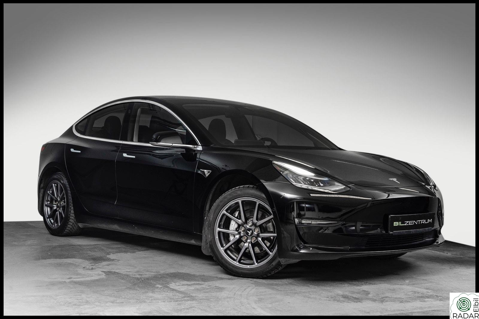 TESLA Model 3 AWD Dual Motor 560KM Long Range Autopilot FSD