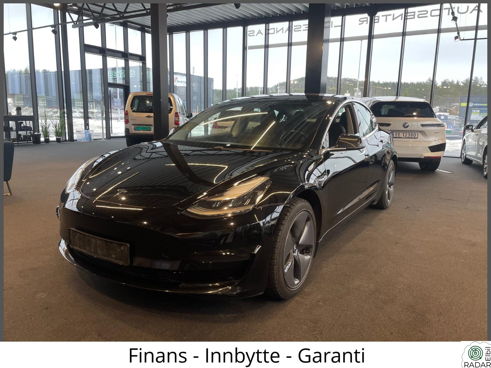 TESLA Model 3 Long Range/ AWD/ 560 WLTP/ Panorama/ Autopilot/ +++