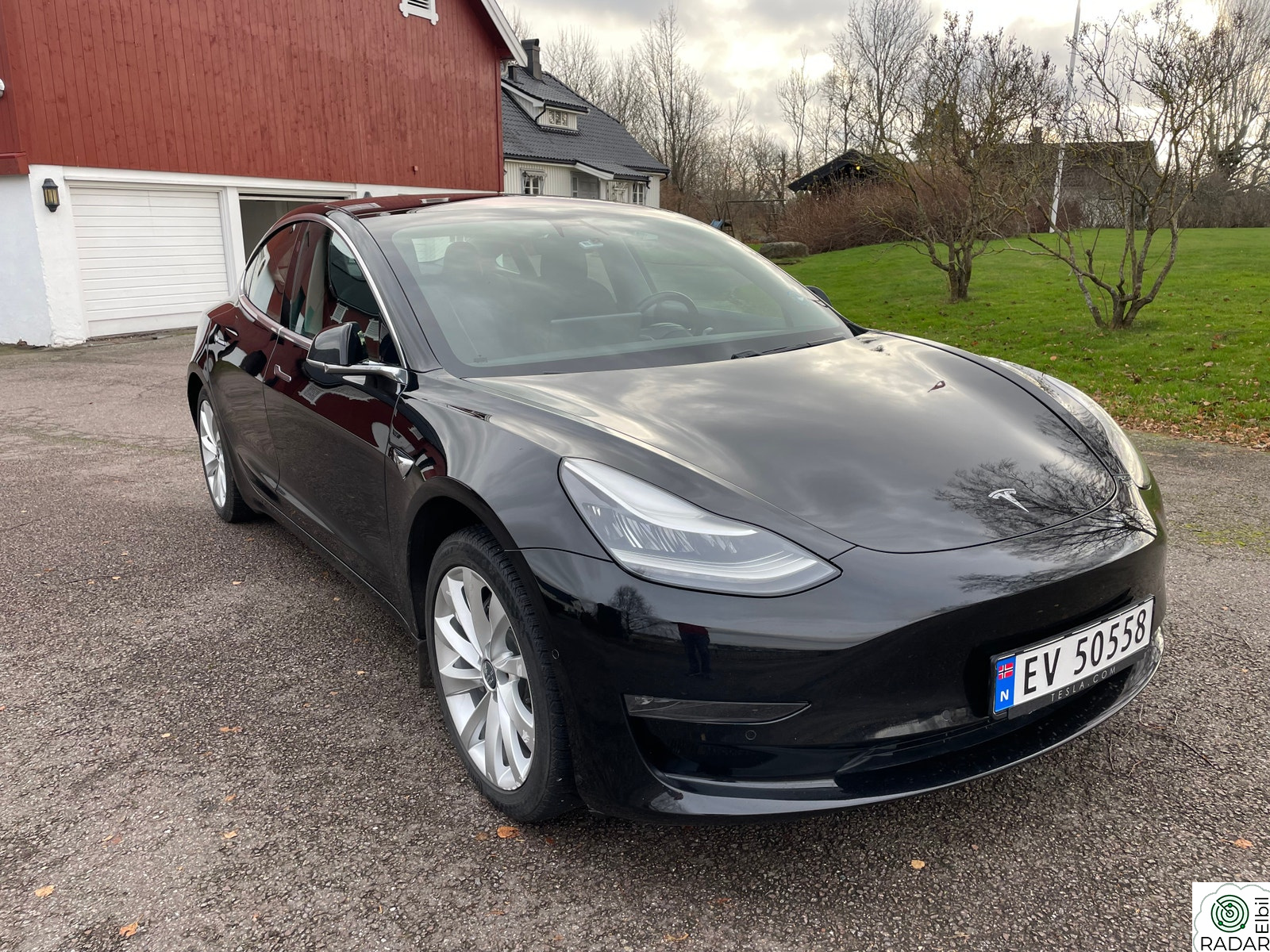 TESLA Model 3 TESLA 3 LONG RANGE 4X4  - 1 EIER - PENT KJØRT!