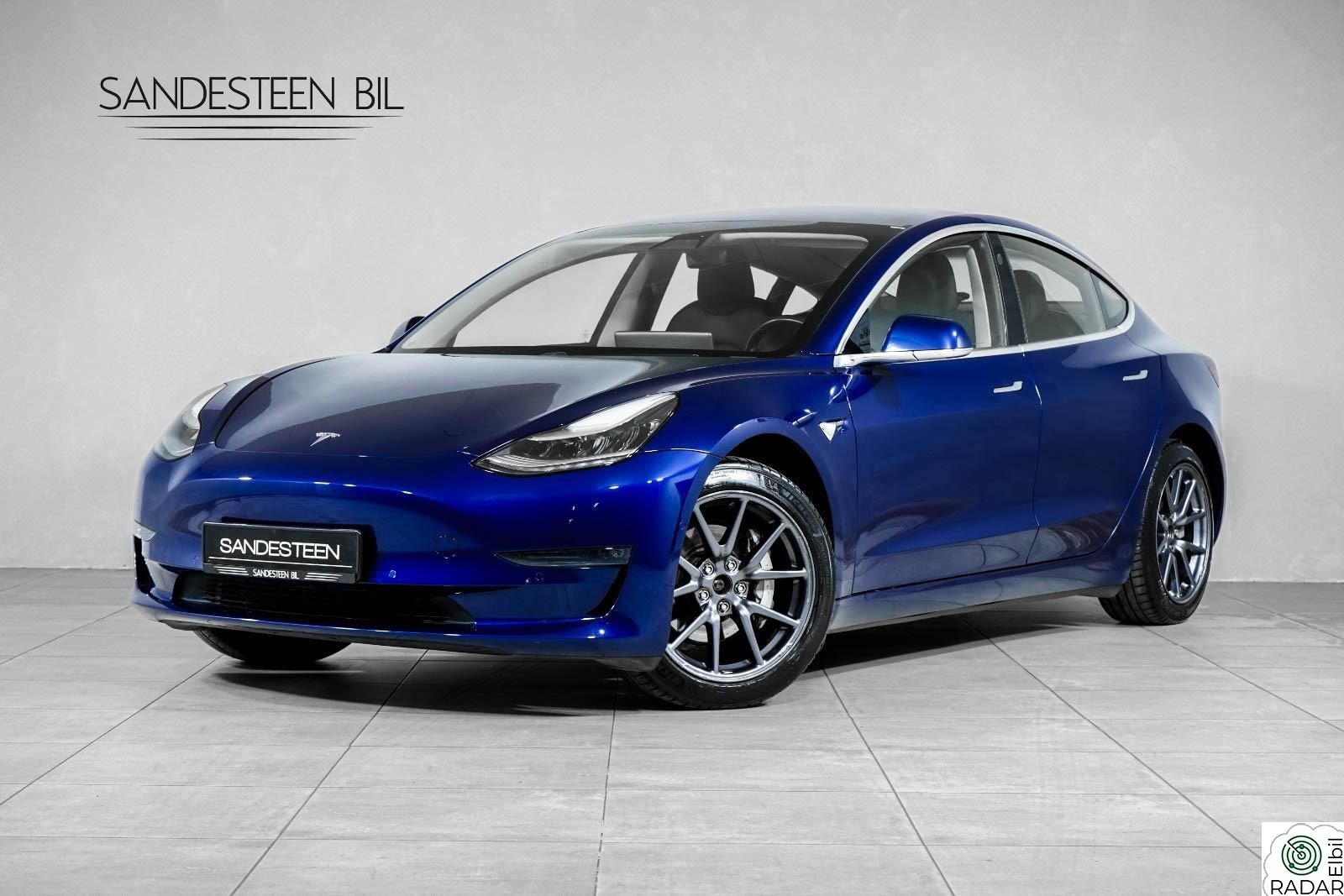 TESLA Model 3 LONG RANGE/AUTOPILOT/PANORAMA/SKINN/KAMERA