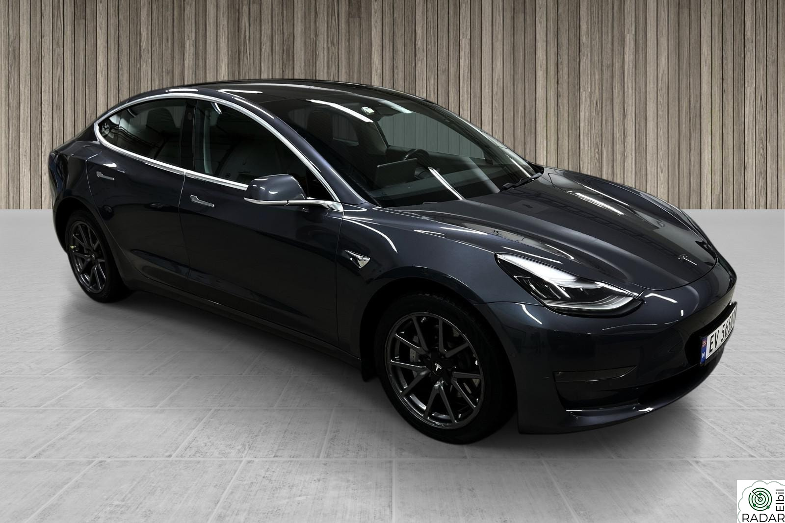 TESLA Model 3 Long Range/ 4x4/ Auto Pilot/ CC/ Skinn/Navi