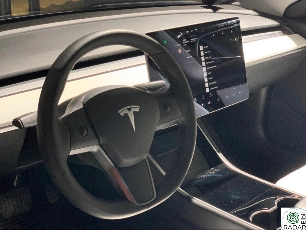 TESLA Model 3 Long Range AWD / FSD