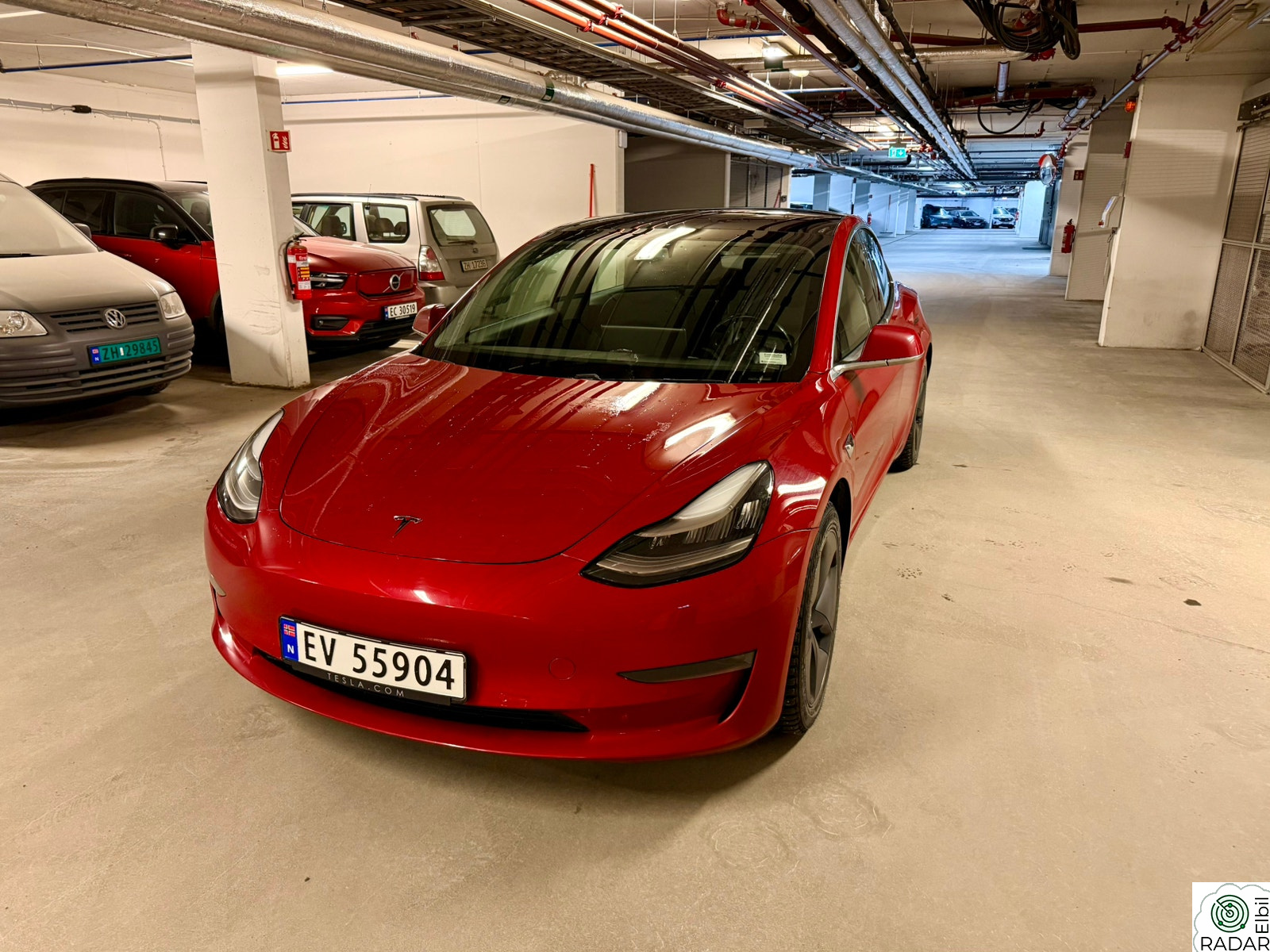 TESLA Model 3 AWD / 2019 / Rød / En eier