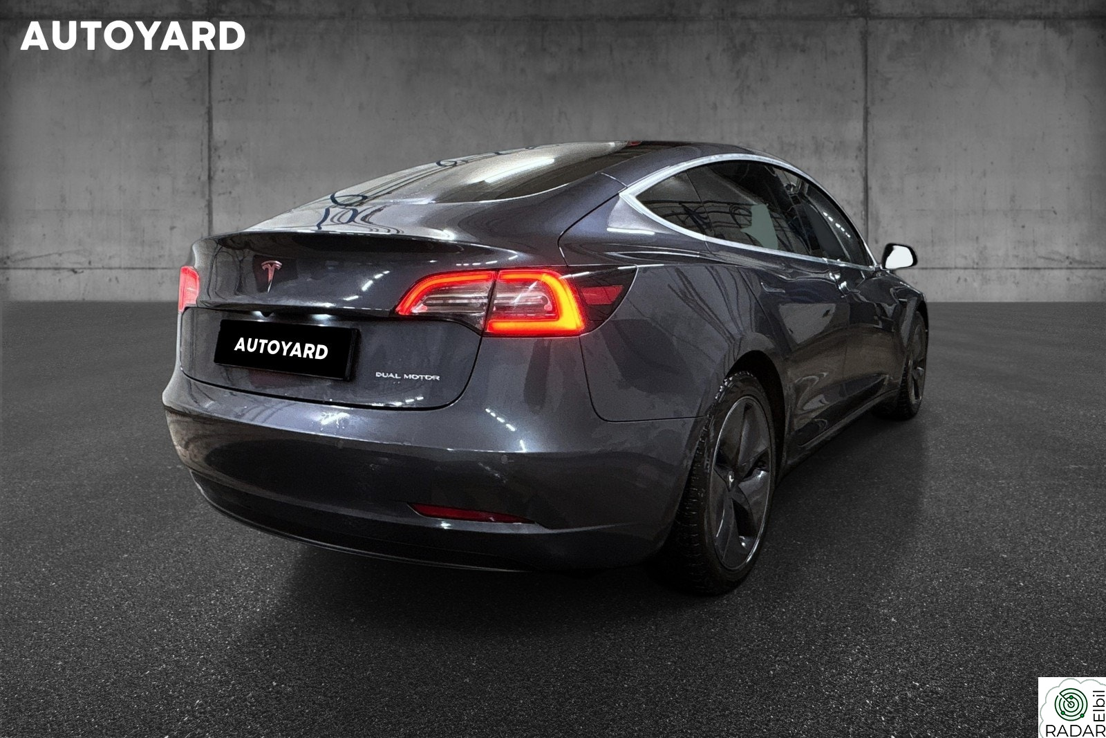 TESLA Model 3 LONG RANGE AWD PREMIUM HIFI SKINN PANO
