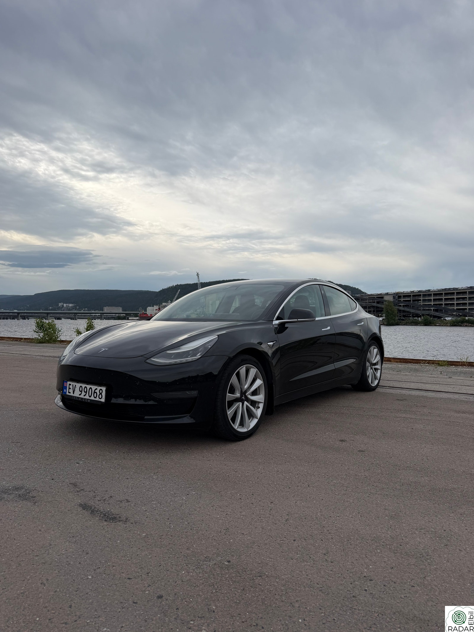 TESLA Model 3 Performance AWD