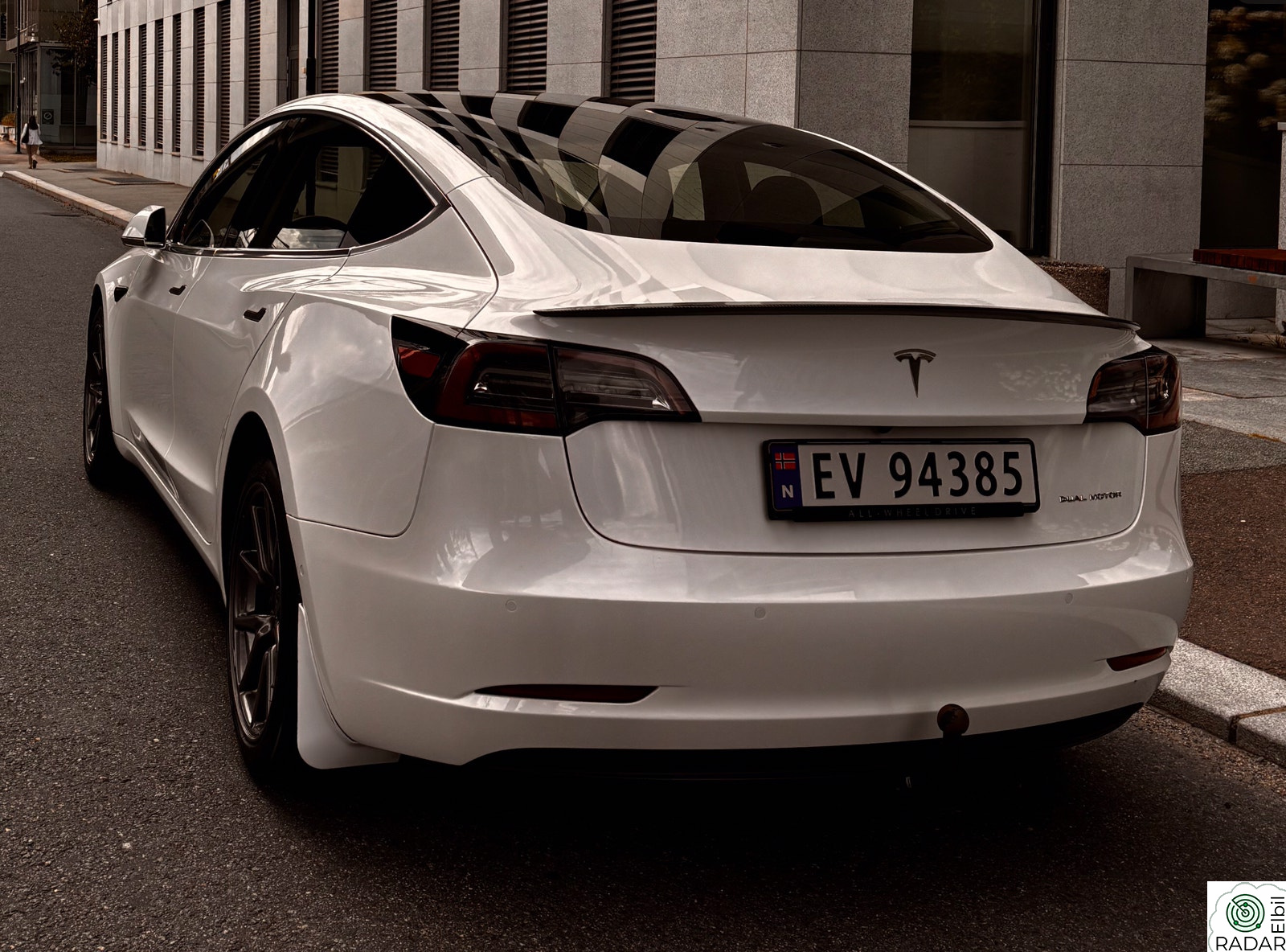 TESLA Model 3 Long Range AWD