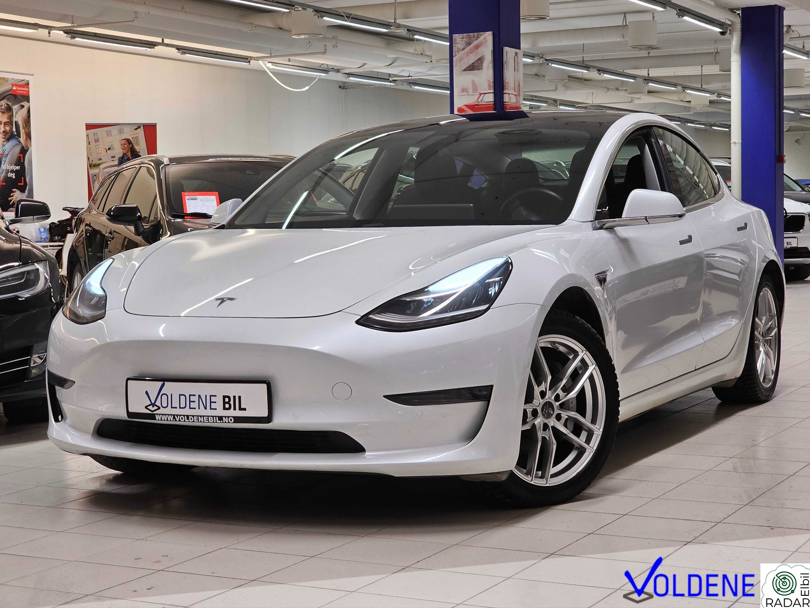 TESLA Model 3 560 WLTP - 1 eier - AWD - Autopilot - Premium lyd