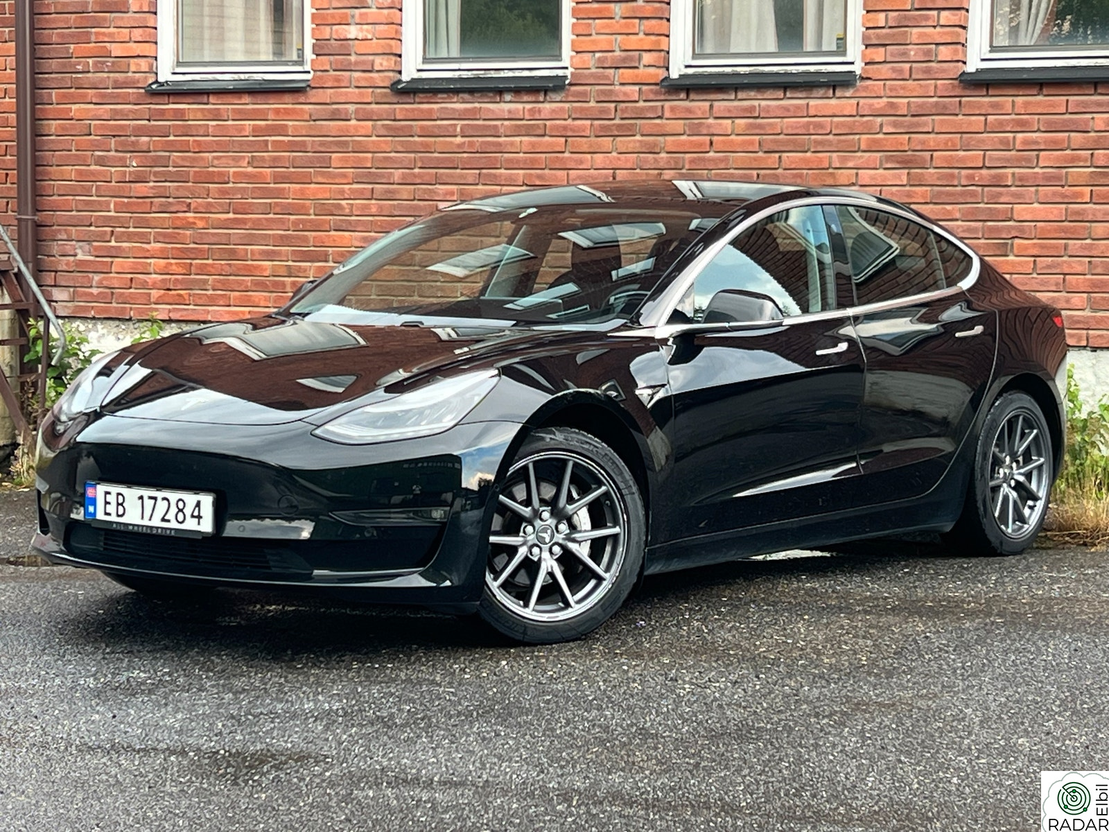 TESLA Model 3 LONG RANGE,AWD,SKINN,AUTOPILOT,VARMEPUMPE++
