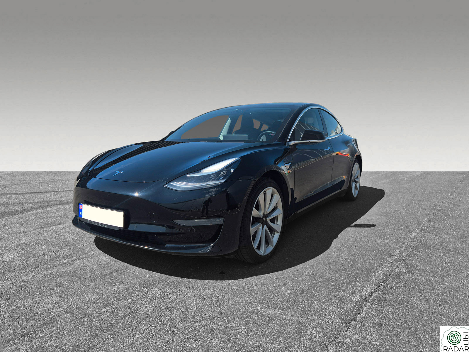 TESLA Model 3 Long Range AWD/Pano/Krok/Autopilot/EU 07.27
