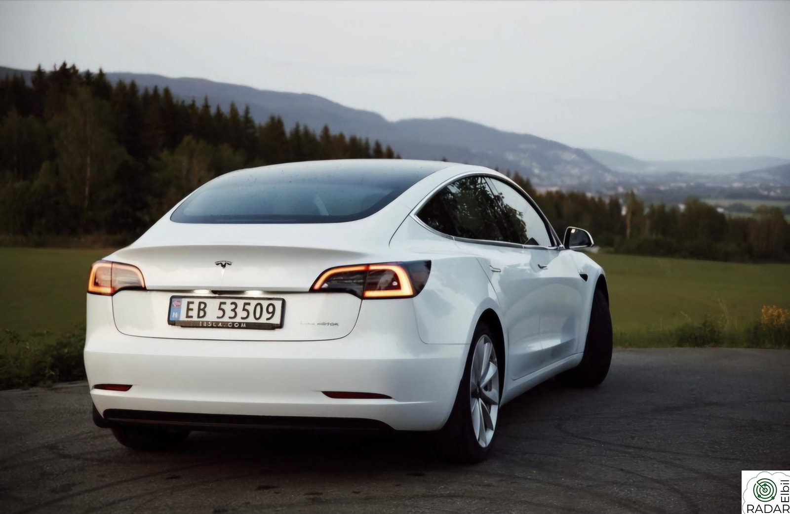 TESLA Model 3 Long Range AWD