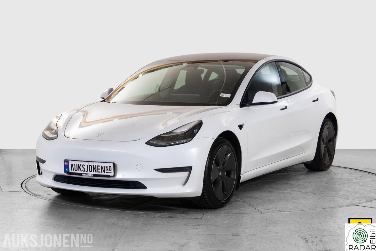 TESLA Model 3 LR AWD AUTOPILOT HENGERFESTE PREMIUM LYD VARMEPUMPE