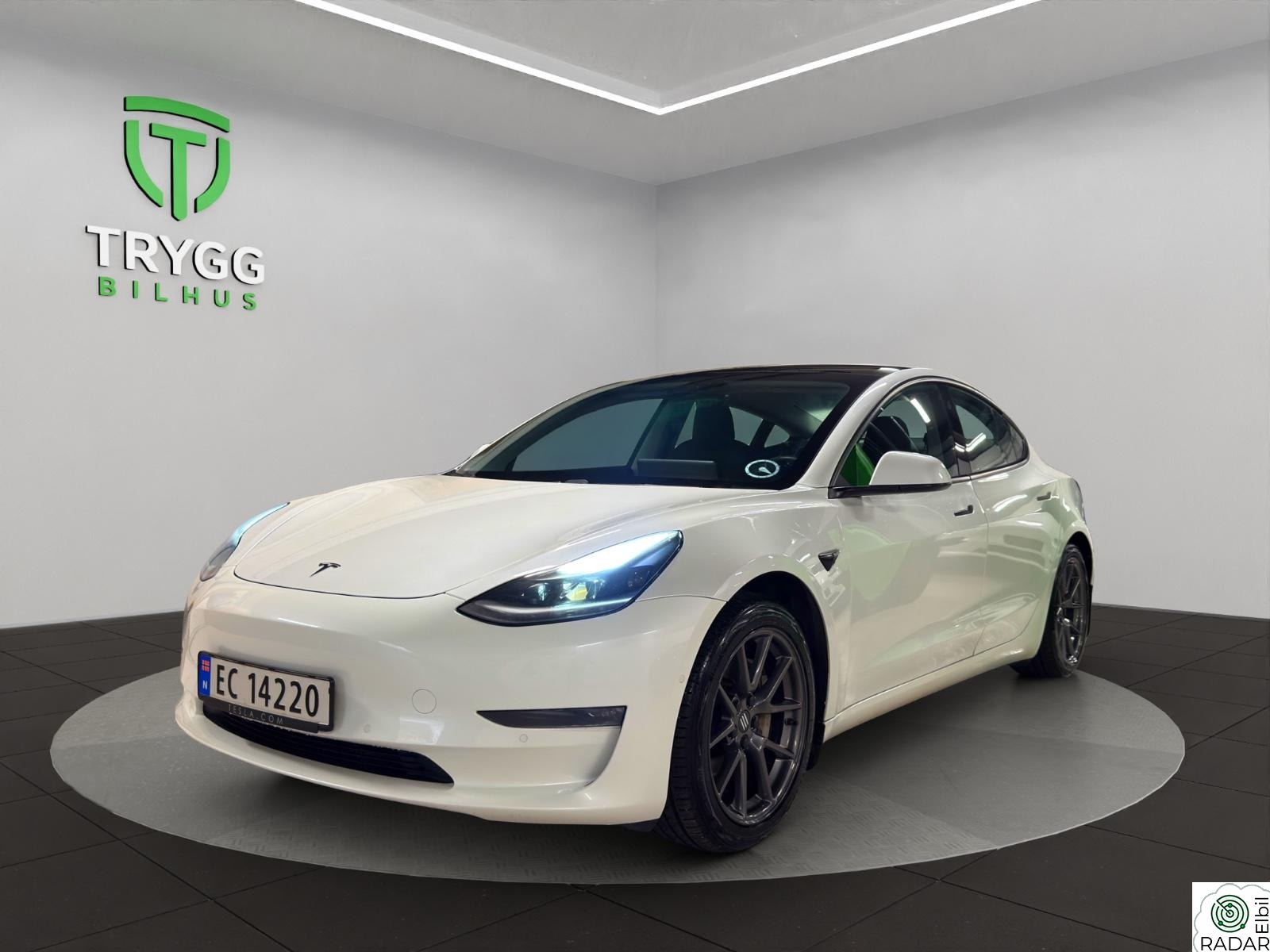 TESLA Model 3 Long Range AWD / Ny-EU / 1-Eier / Hengerfeste /Garanti