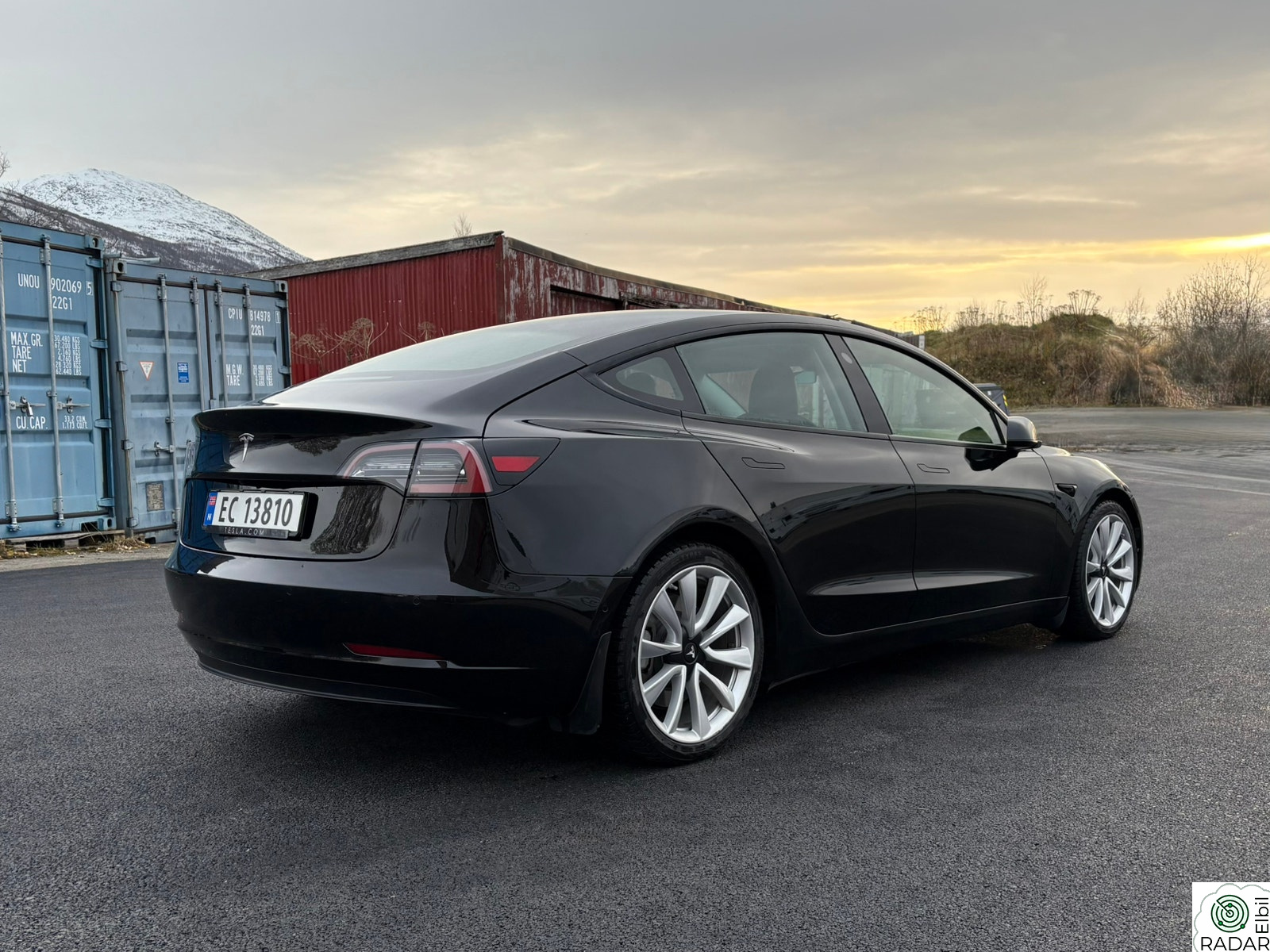 TESLA Model 3 Long Range AWD med Acceleration Boost