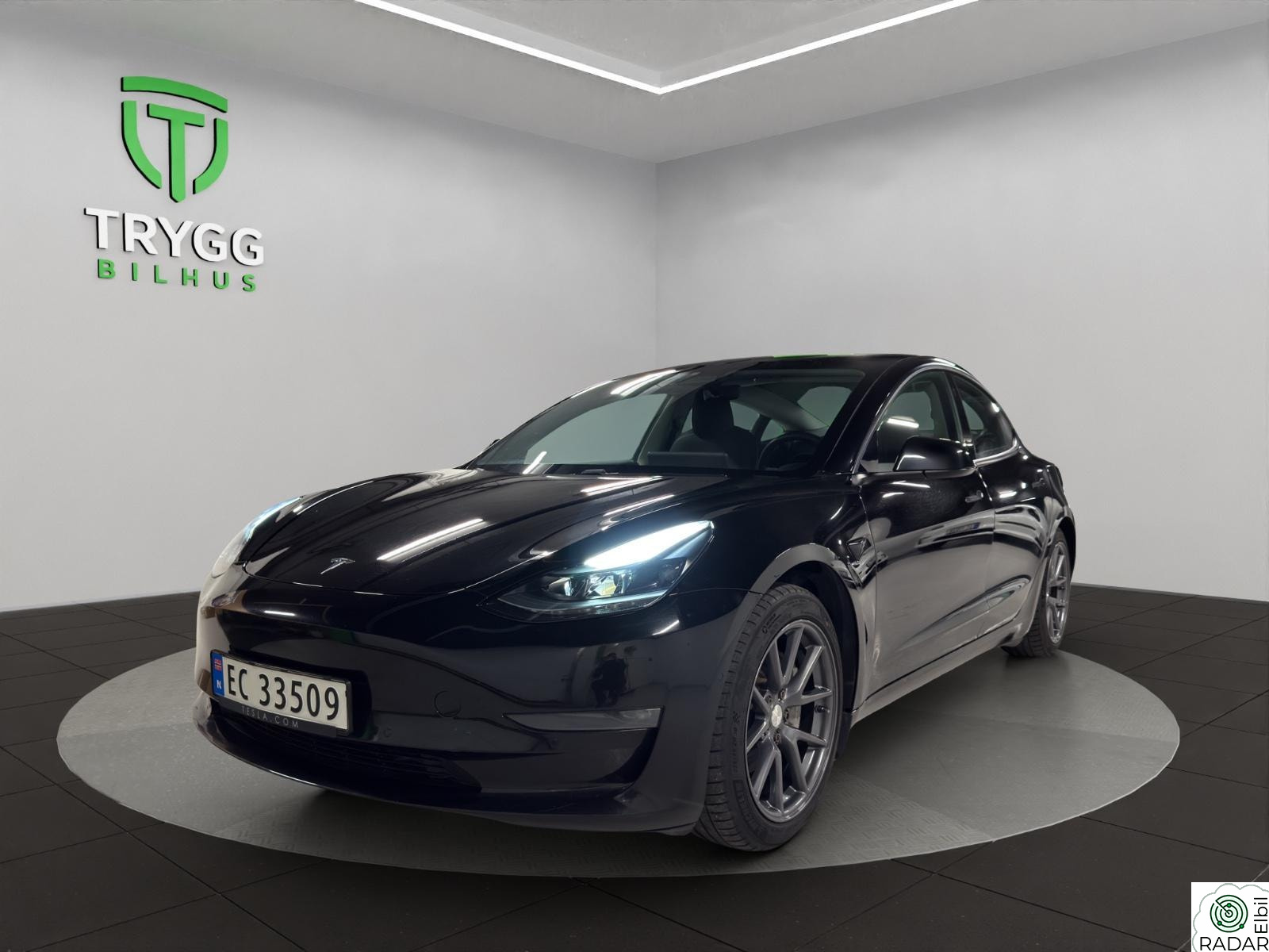 TESLA Model 3 Long Range AWD / Krok / Garanti / Premium