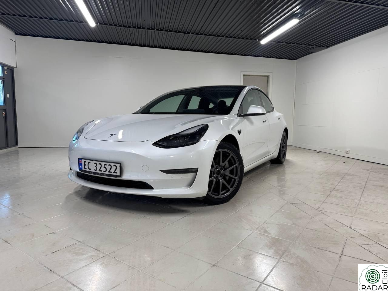 TESLA Model 3 EU 2028 // 1 EIER // LONG RANGE // AWD // LAV KM // !!