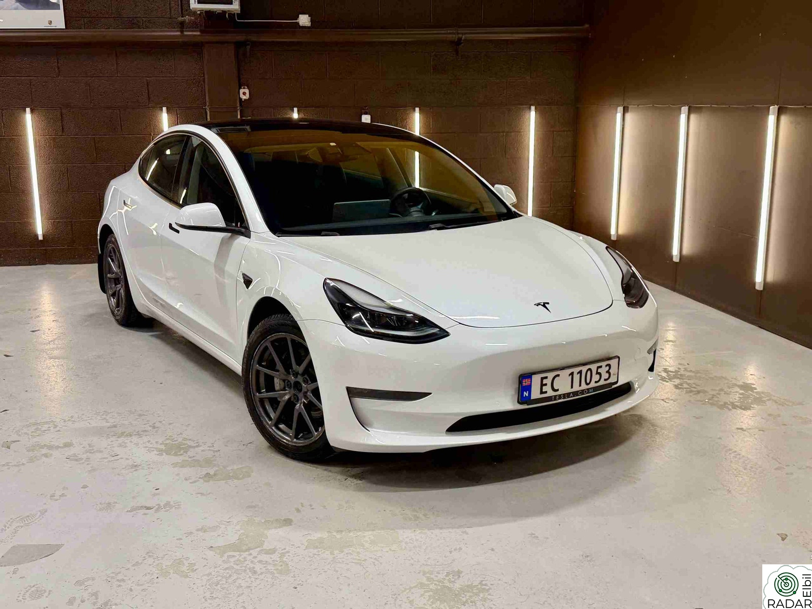 TESLA Model 3 4x4//580km//Premium// Varmepumpe//1-eier+++