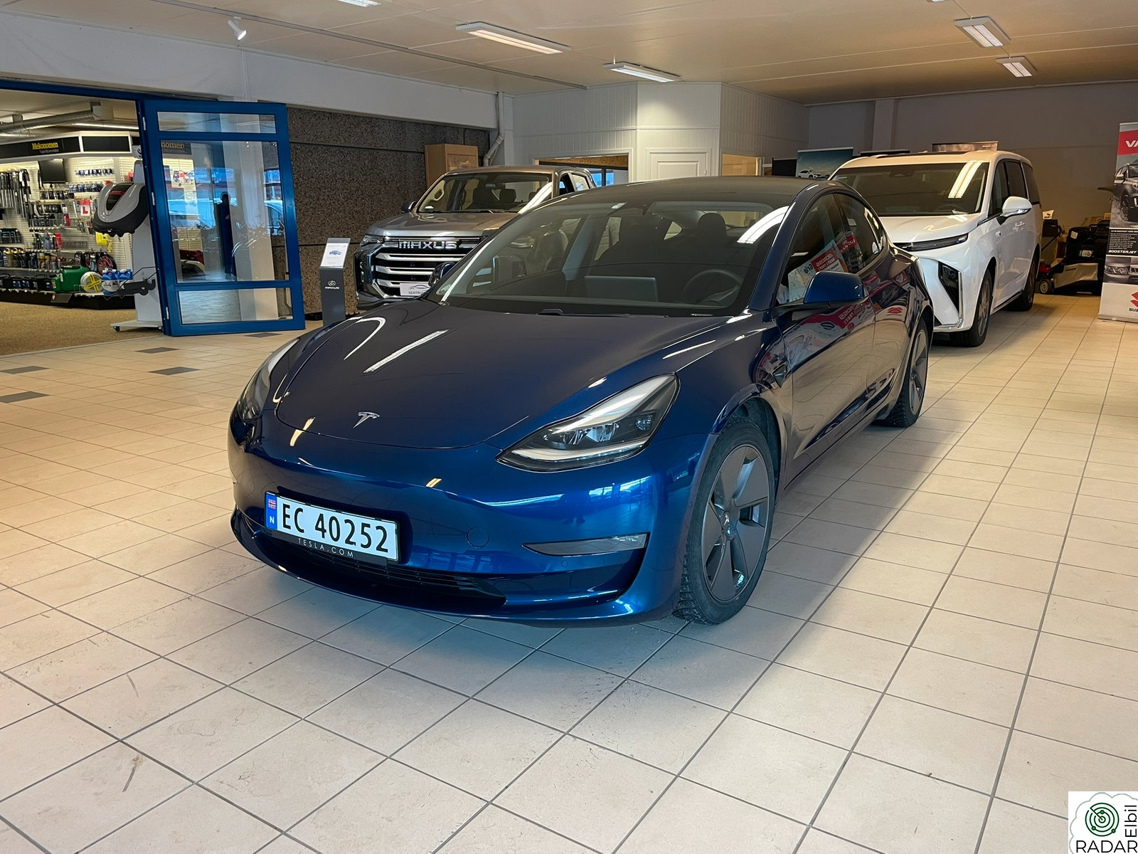 TESLA Model 3 Long Range AWD