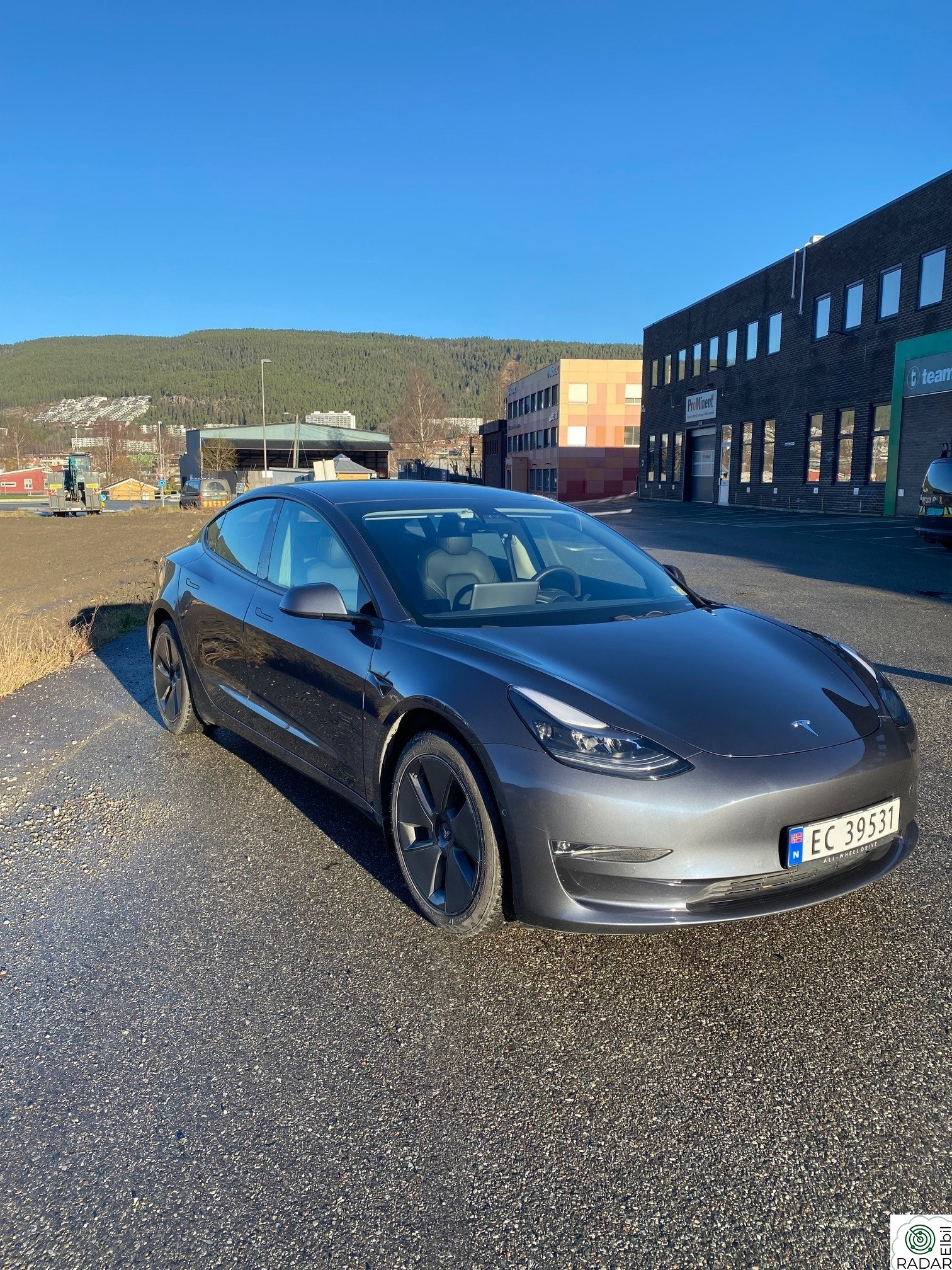 TESLA Model 3 Reg. Juni 2021 - Long Range AWD - Varmepumpe - Krok