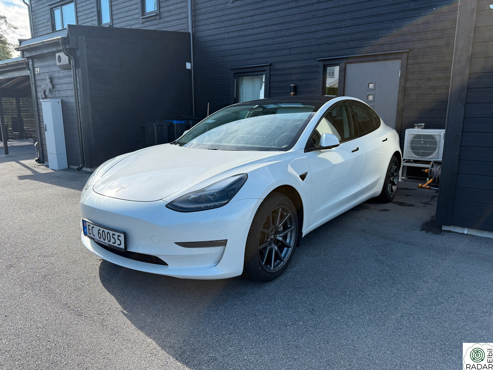 TESLA Model 3 Long Range AWD / Varmepumpe / Facelift