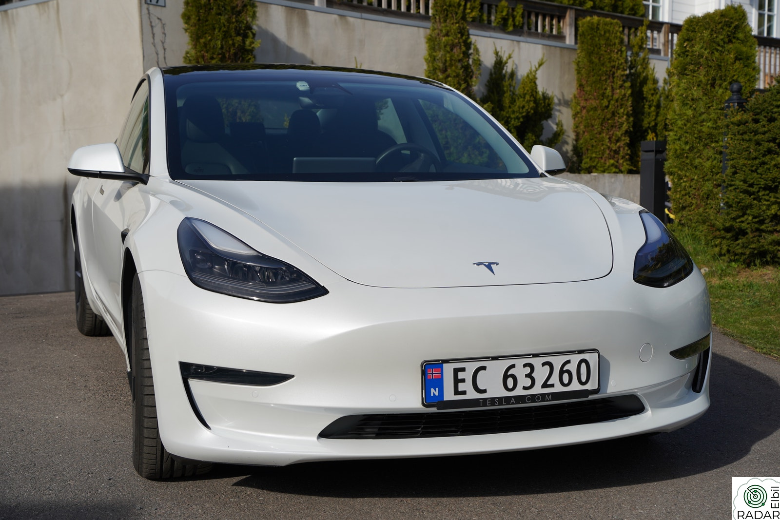 TESLA Model 3 Long Range AWD (nye sommerdekk) h.feste