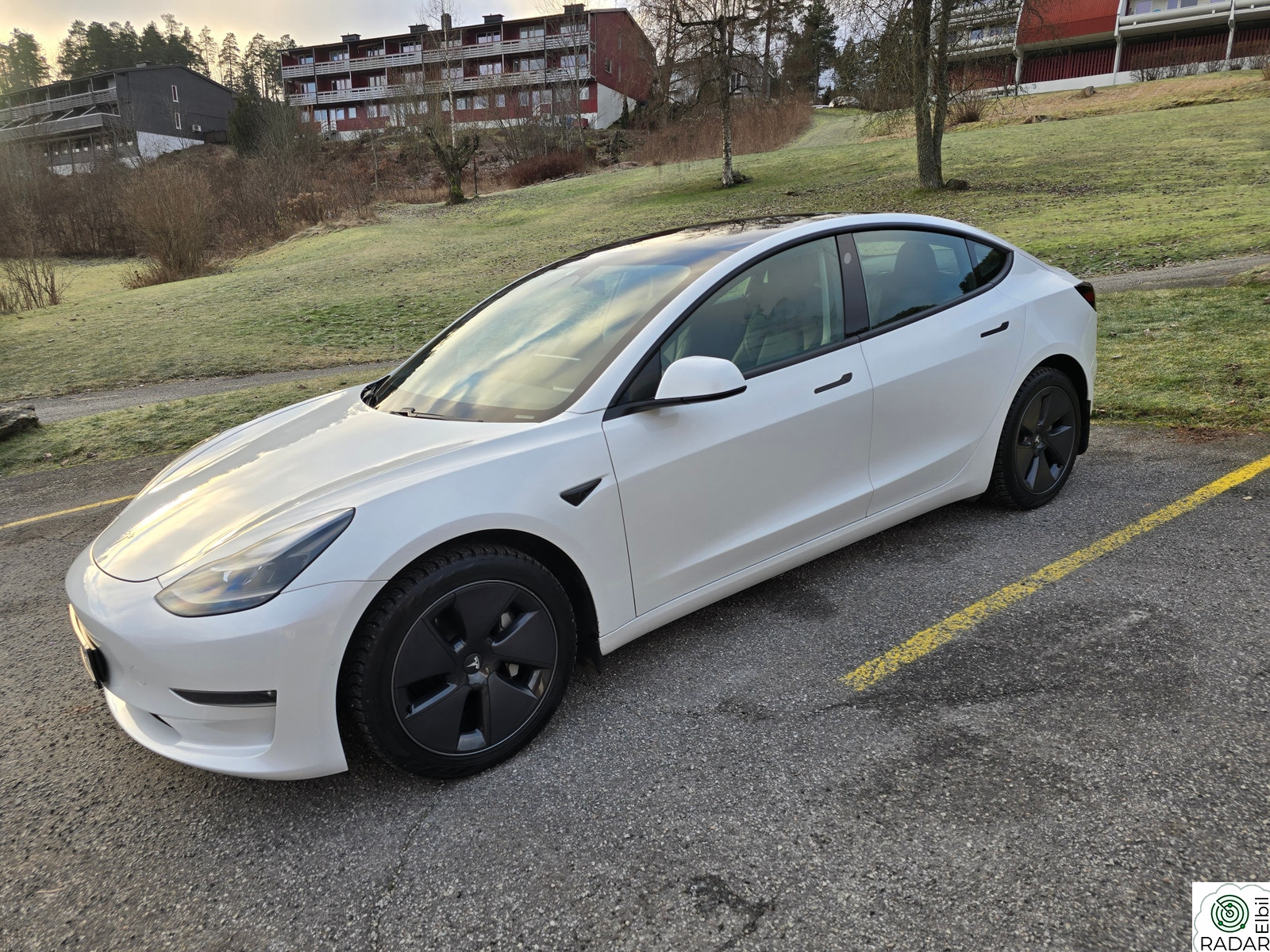 TESLA Model 3 Long Range AWD 614km