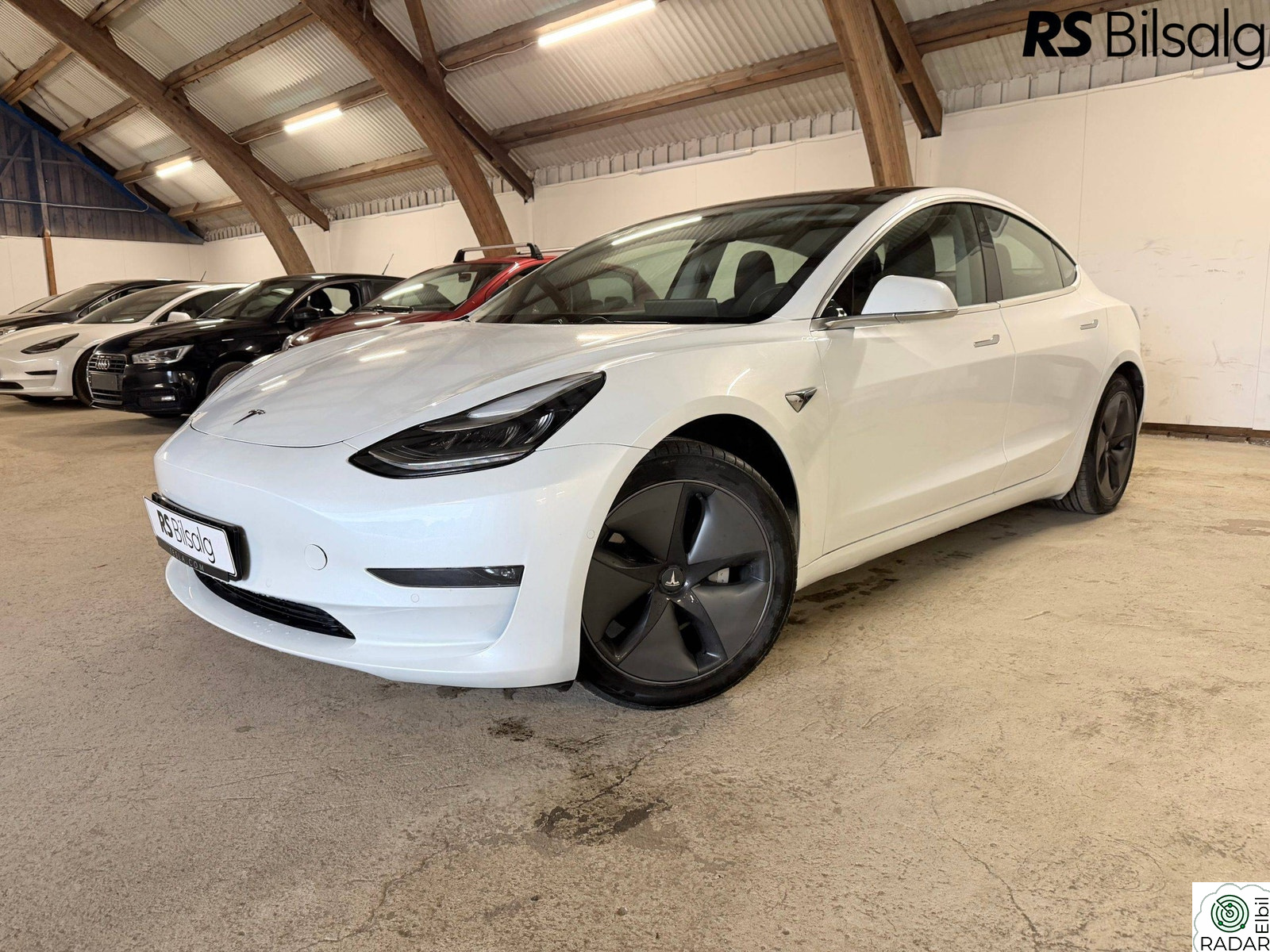 TESLA Model 3 LONG RANGE/AWD/PREMIUM LYD/SKINN/PANORAMA
