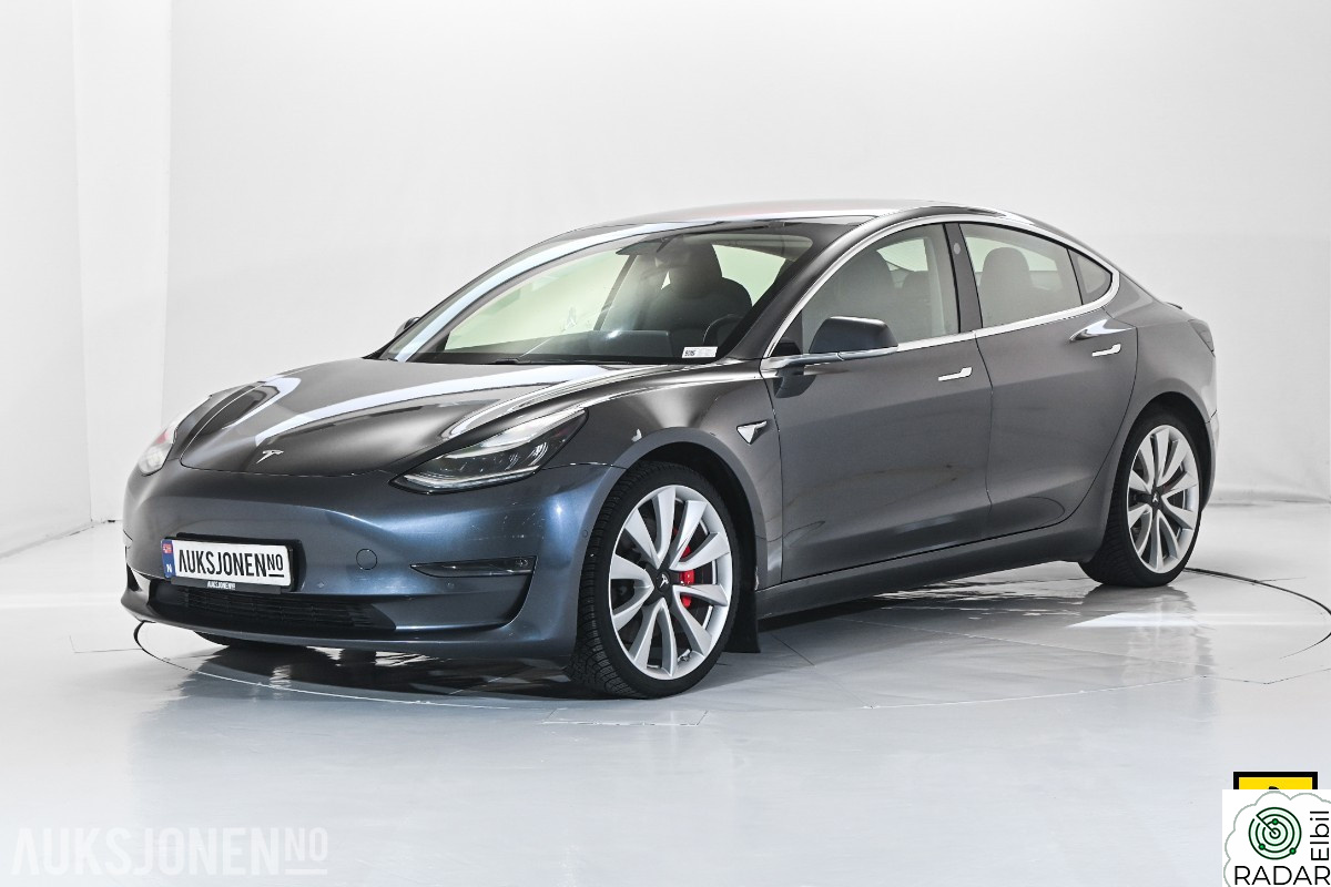 TESLA Model 3 PERFORMANCE AWD PANORAMA PREMIUM LYD & INTERIØR