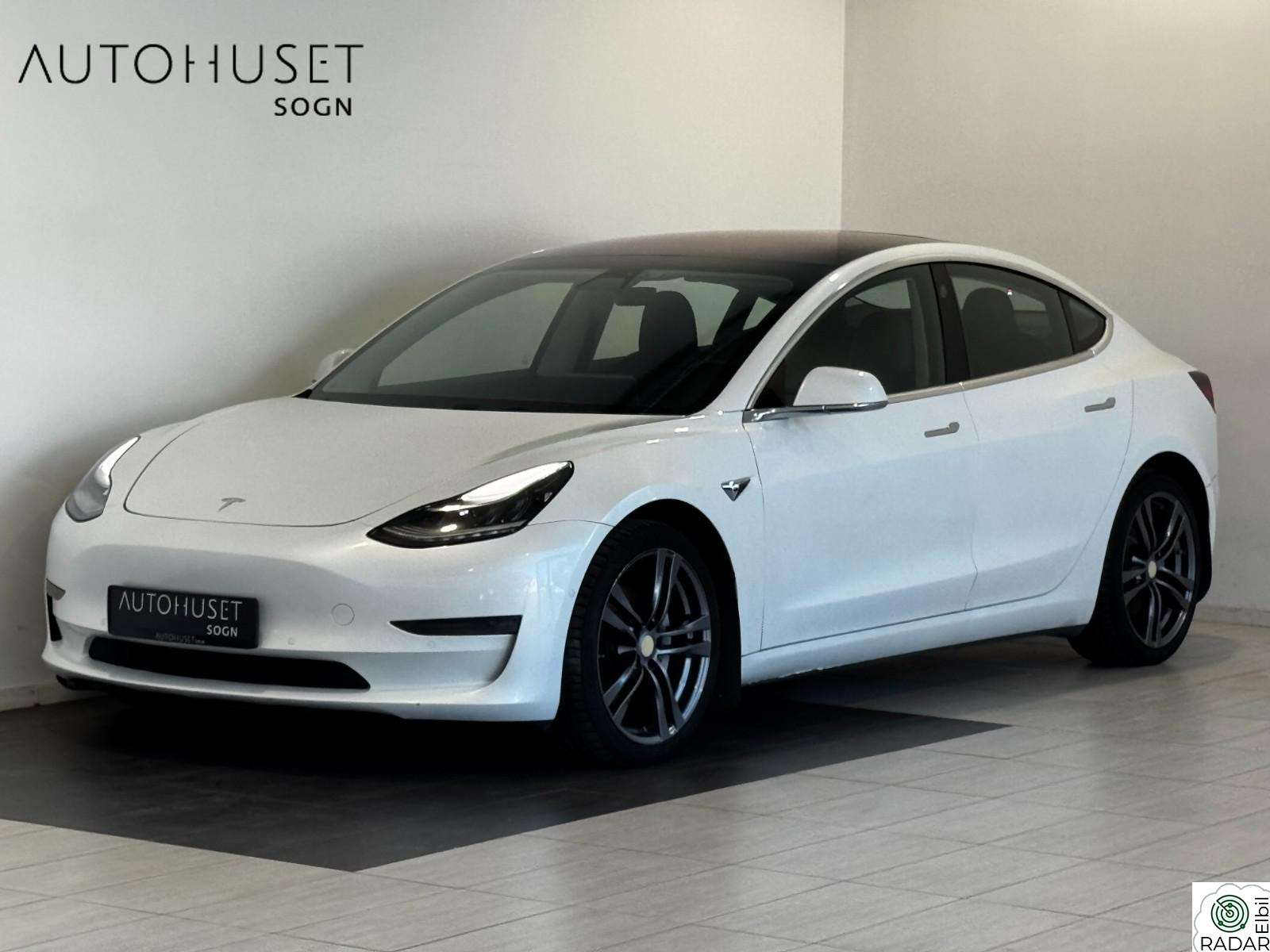 TESLA Model 3 LONG RANGE DUAL MOTOR AWD-NORSK-PANO-KAMERA-ACC