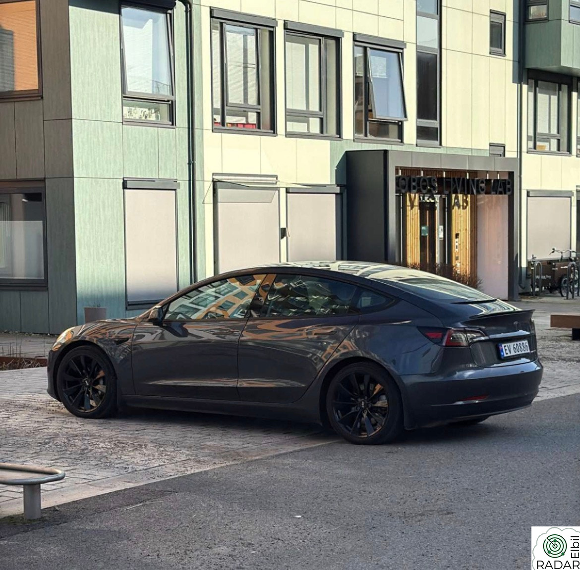 TESLA Model 3 Long Range AWD