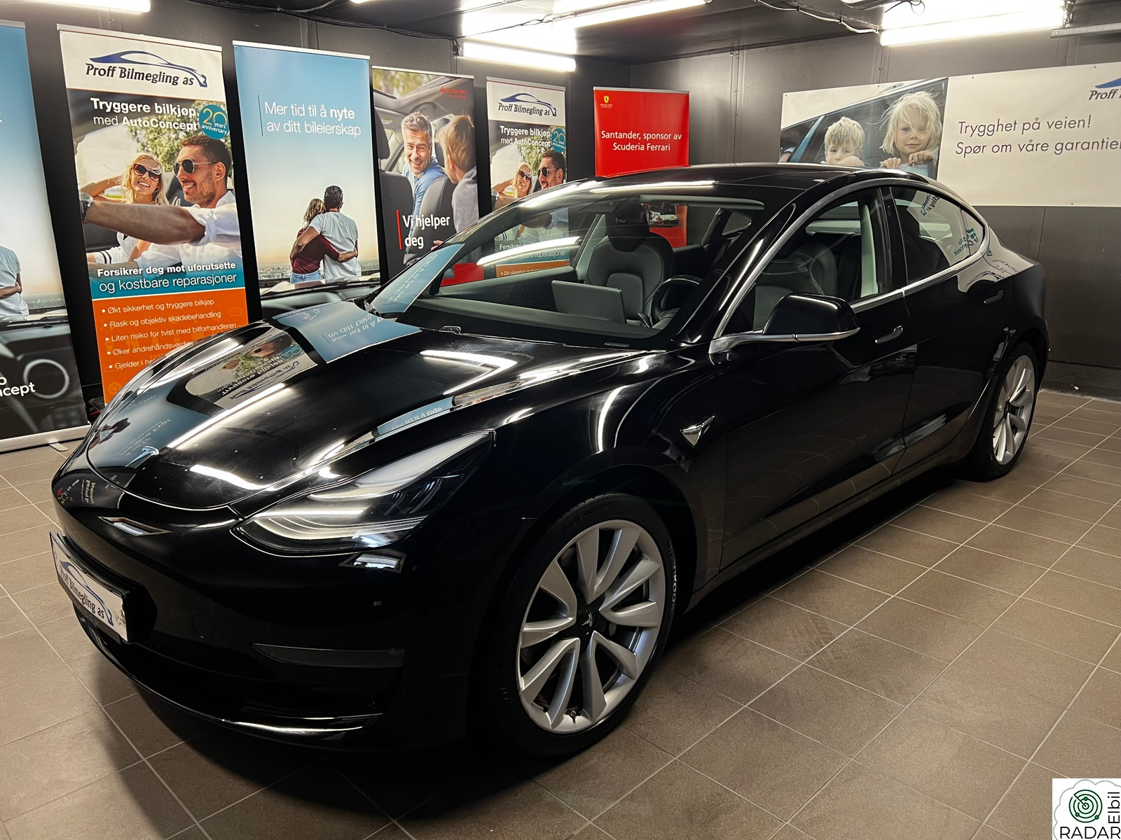 TESLA Model 3 Long Range AWD UTGAVE-SE DETALJER-SE UTSTYR-GARANTI+++