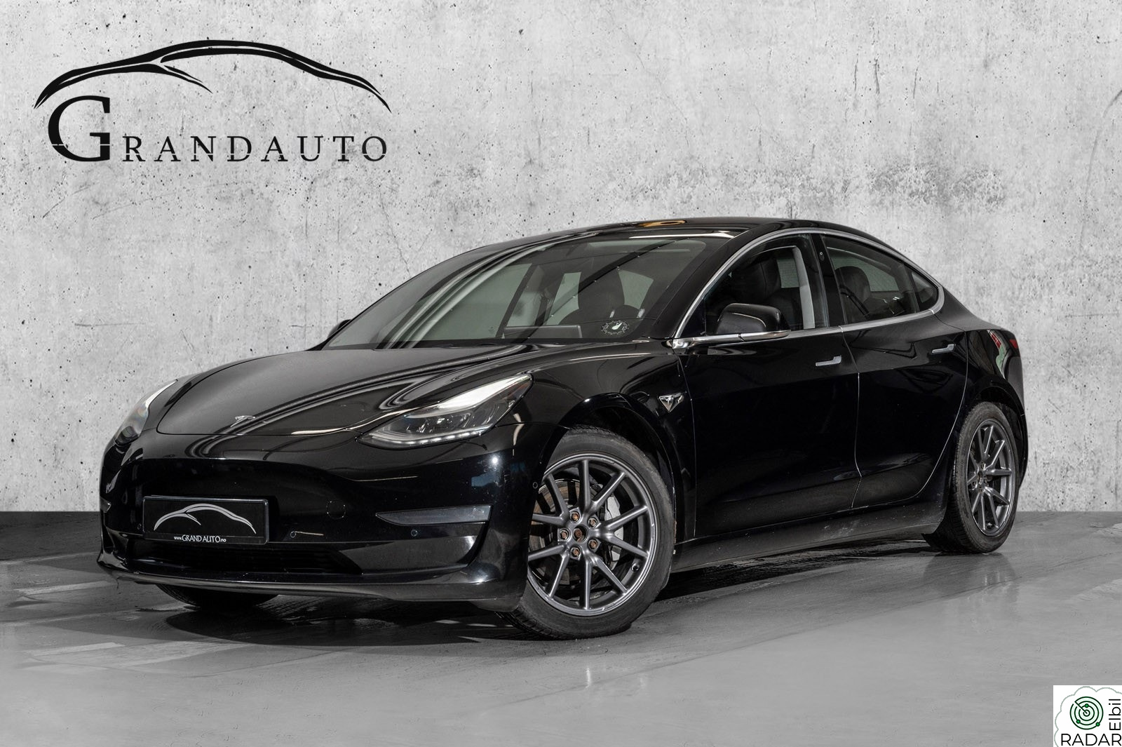 TESLA Model 3 LONG RANGE AWD DUAL MOTOR AUTOPILOT PREMIUM VELHOLDT++