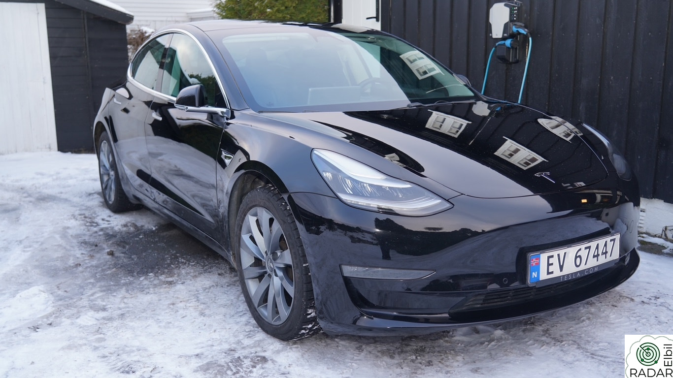 TESLA Model 3 Long Range AWD