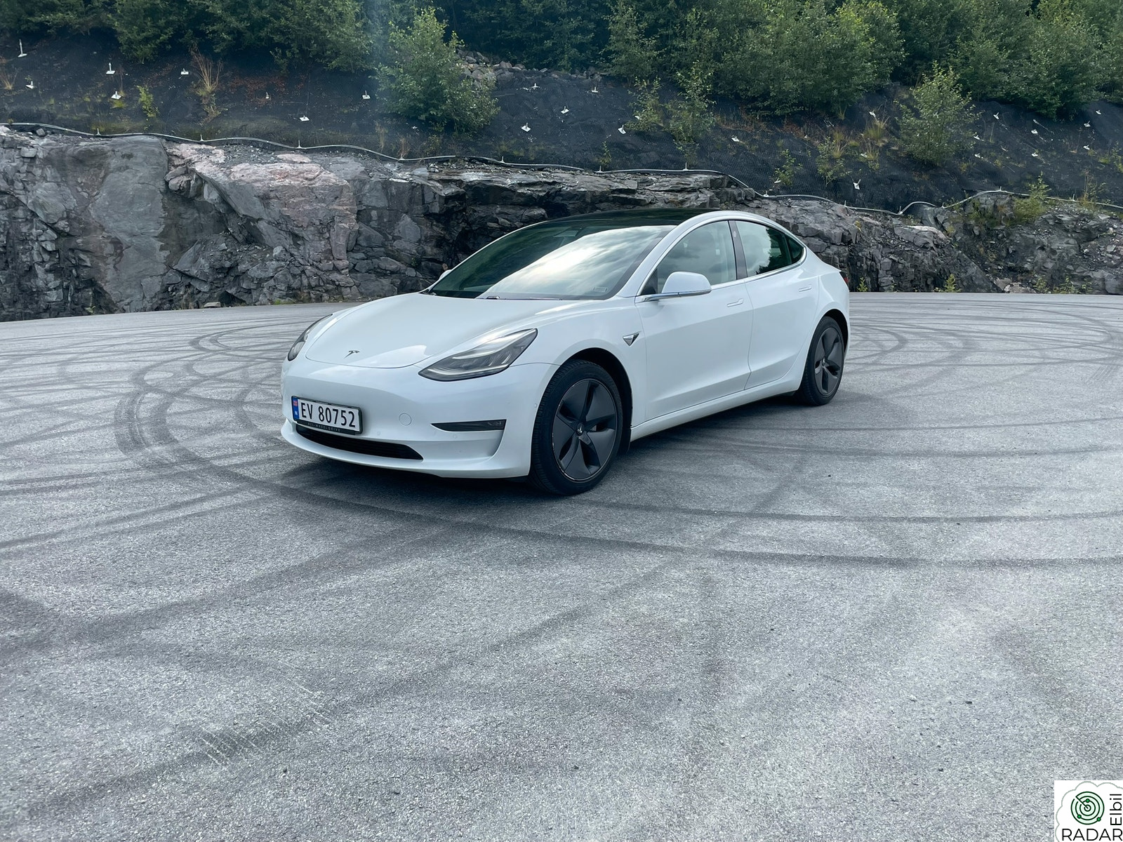 TESLA Model 3 Long Range AWD