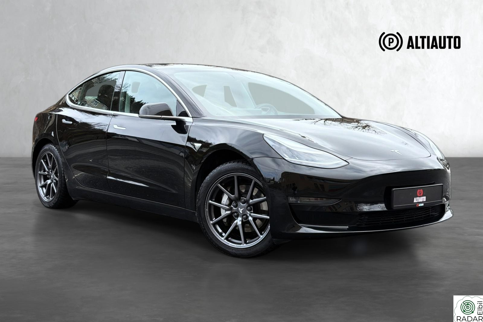 TESLA Model 3 STEALTH PERFORMANCE LR DM/ H.FESTE/ 1 EIER/ AUTOPILOT