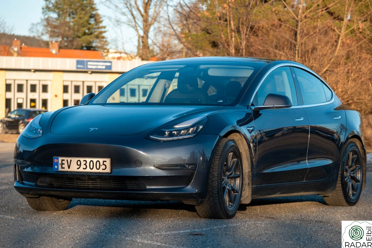 TESLA Model 3 Long Range, AWD, hengerfeste, skinnseter