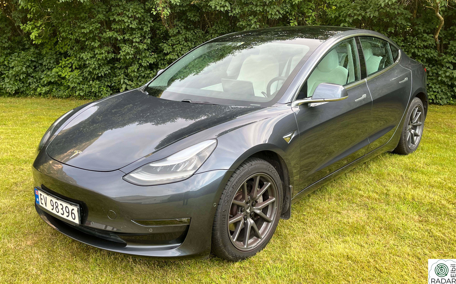 TESLA Model 3 Long Range AWD
