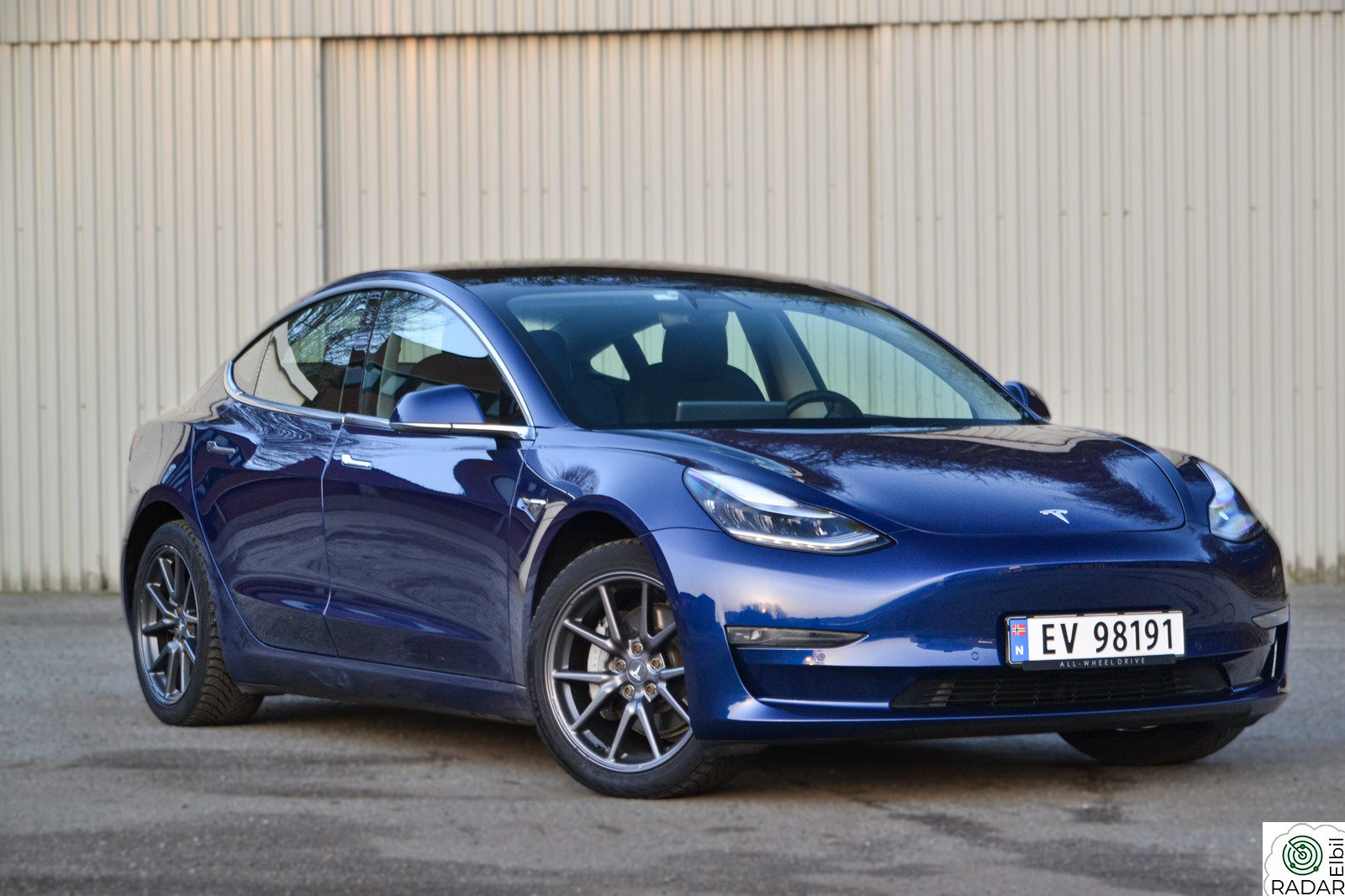TESLA Model 3 | Long Range|560km| AWD | 462HK |Autopilot| H-feste++