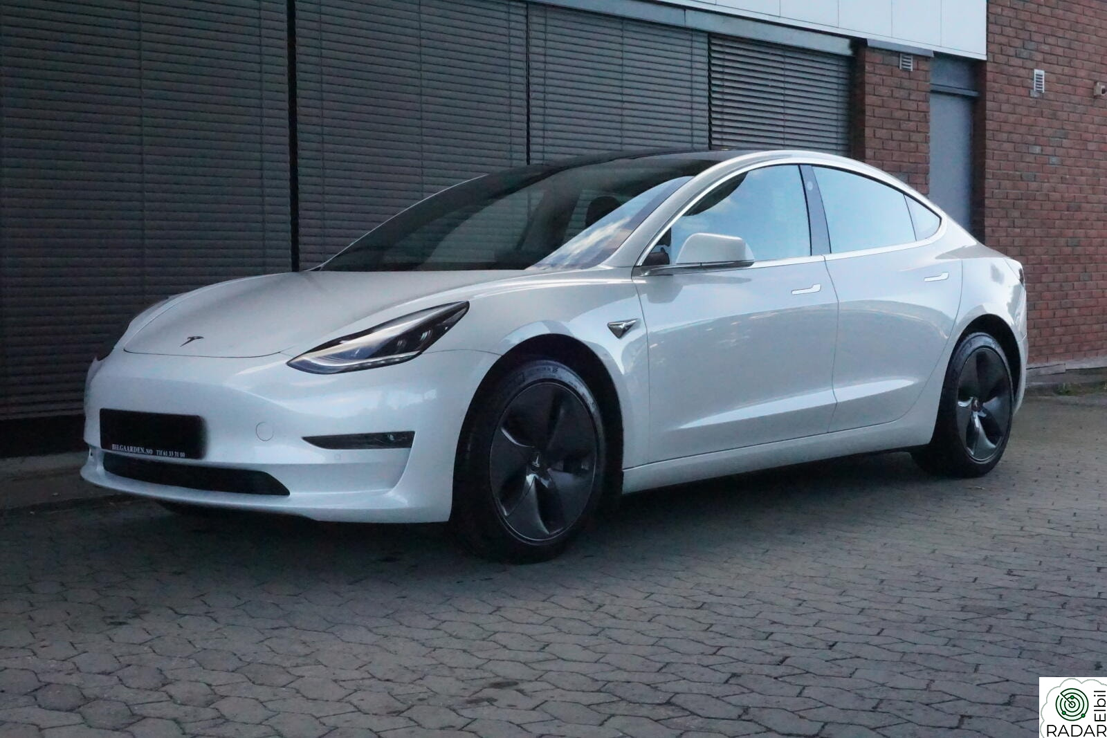 TESLA Model 3 Long Range AWD nytt batteri/560 km/skinn+++