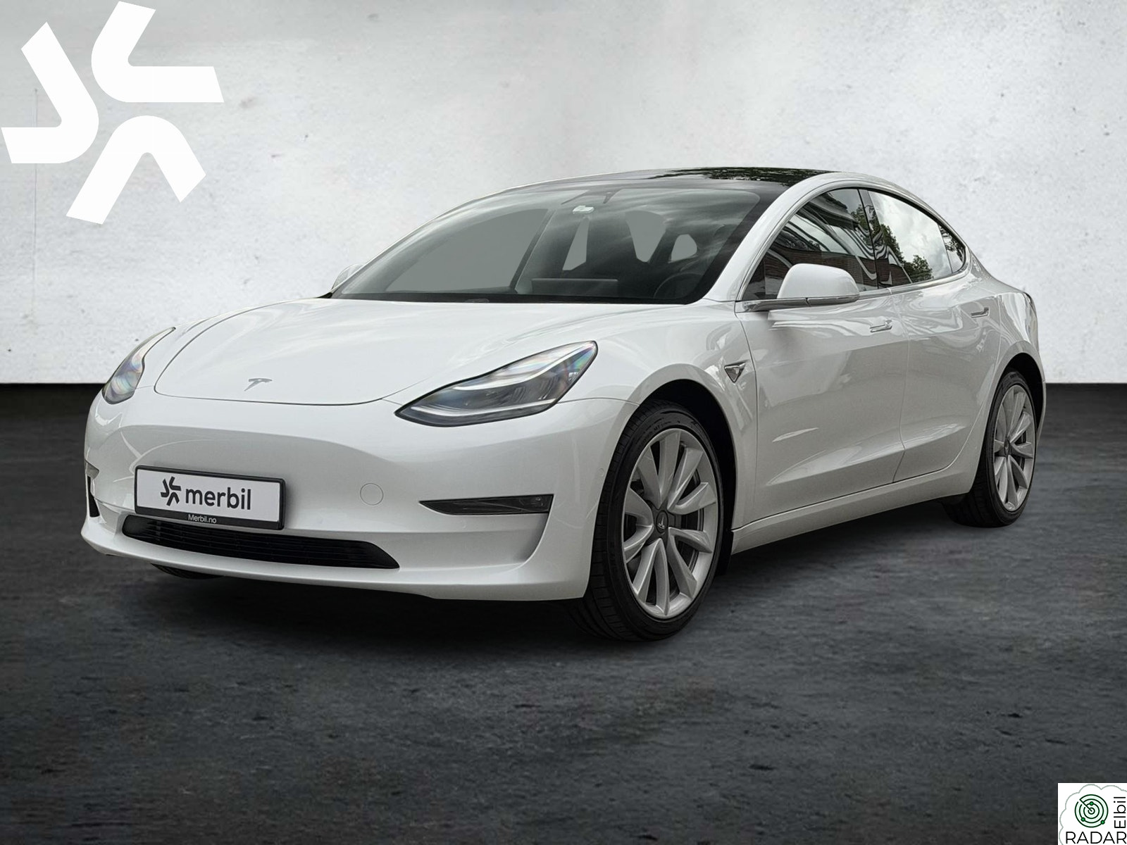 TESLA Model 3 Long Range AWD | hengerfeste | Panoramatak | Autopilot