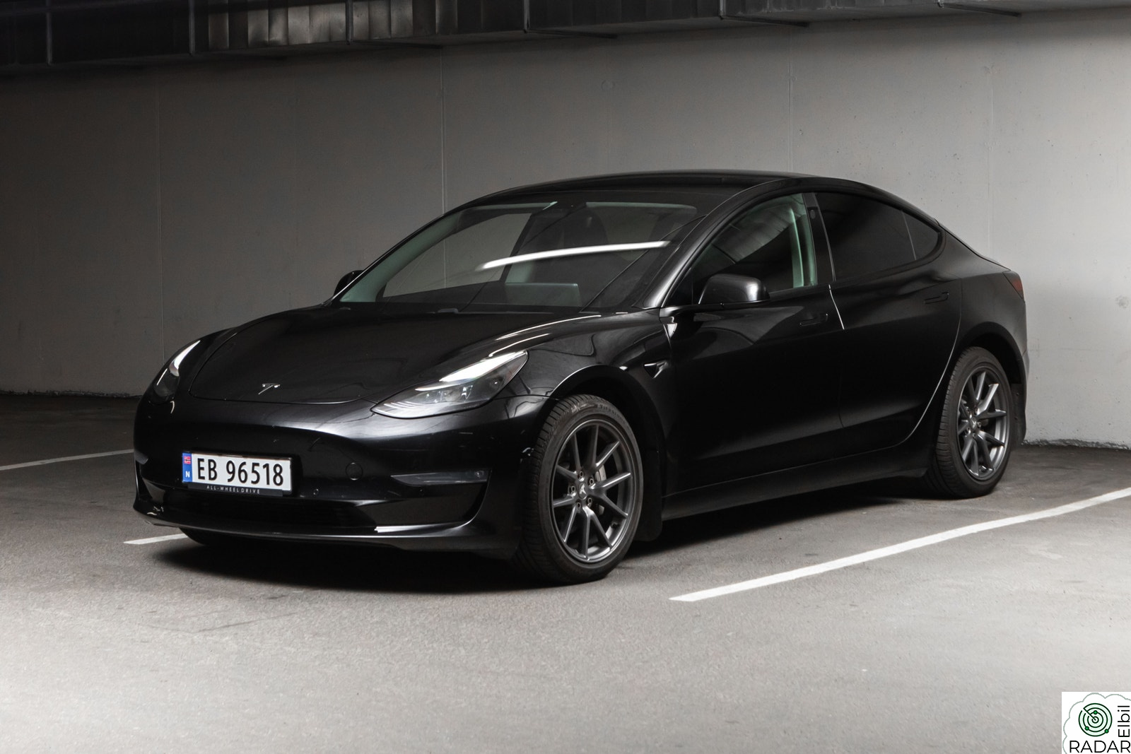 TESLA Model 3 Long Range AWD