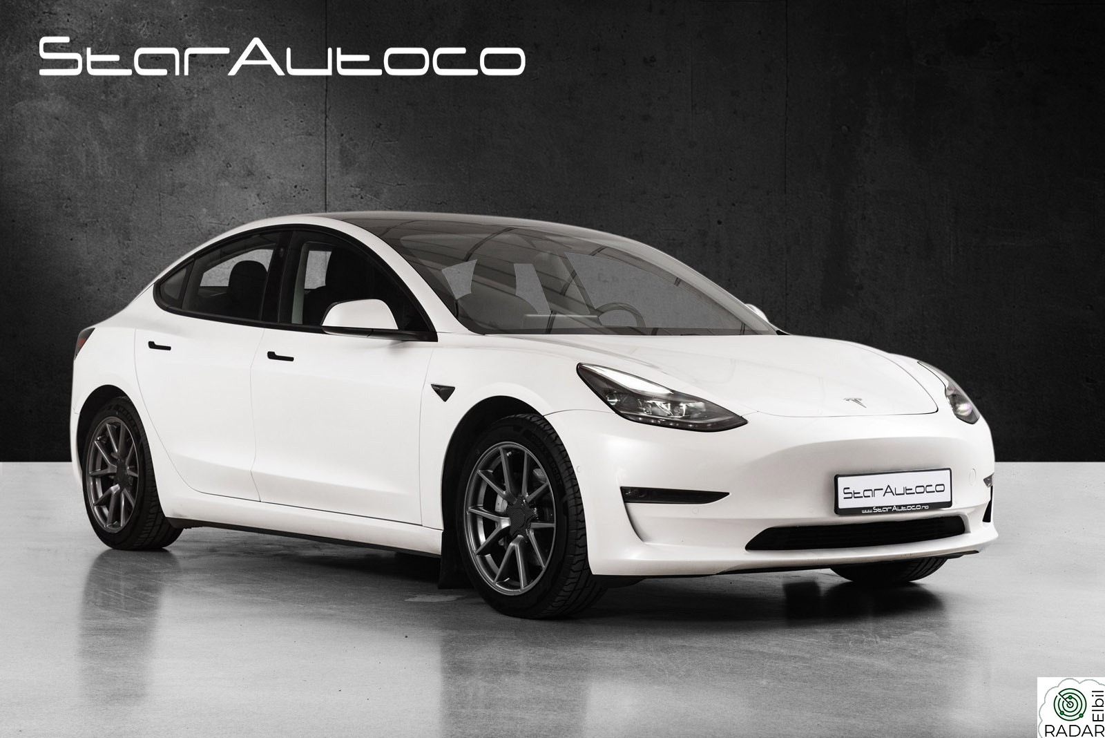 TESLA Model 3 AWD Long Range/Krok/Facelift/Pano/Autopilot/++