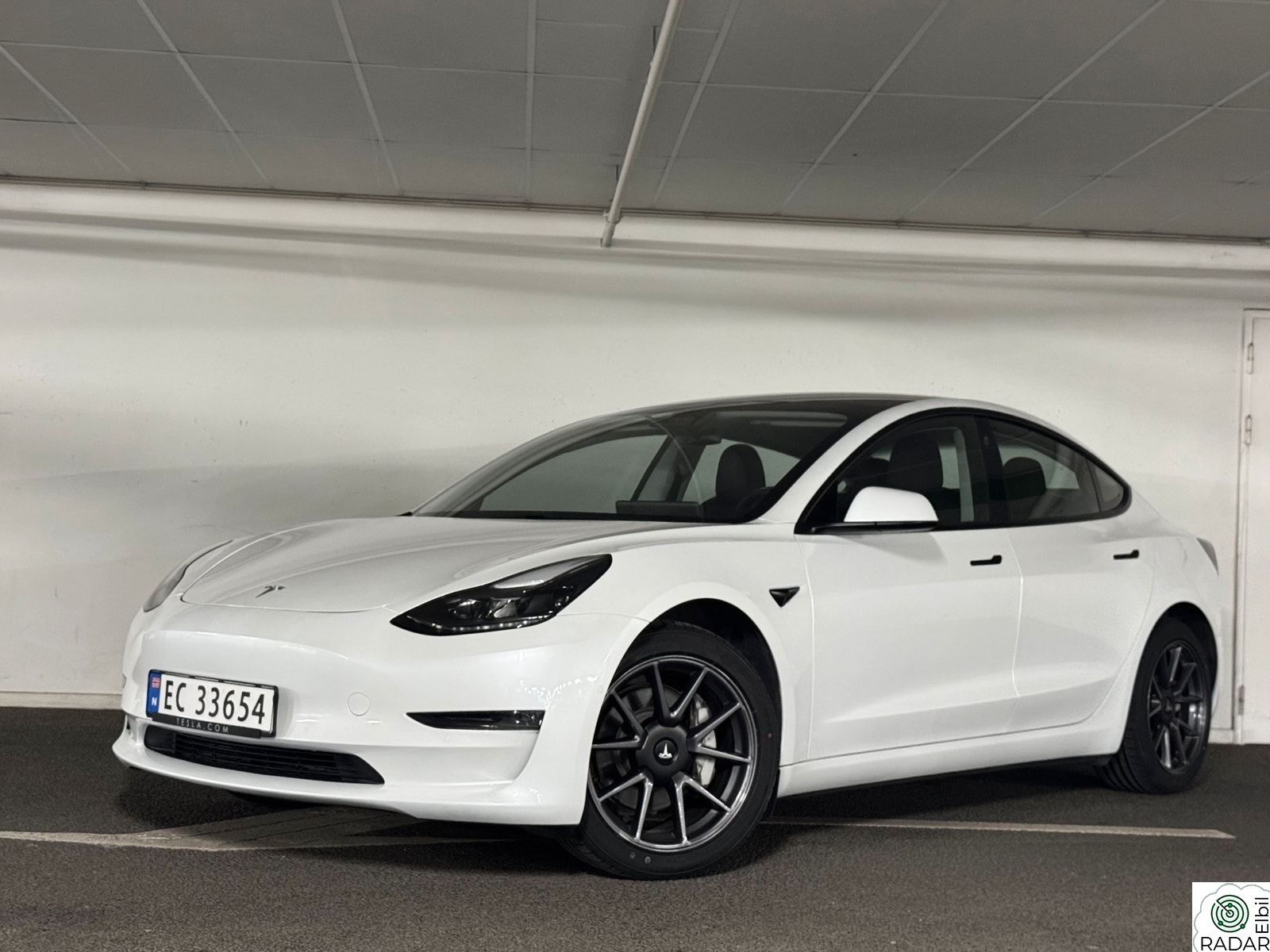 TESLA Model 3 LONG RANGE AWD+AUTOPILOT+KROK+18"S&V+EU 03/2027