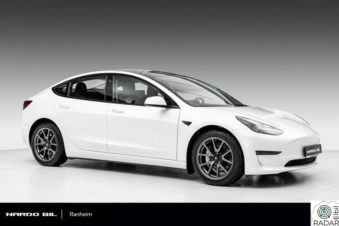 TESLA Model 3 Long Range AWD, Hengerfeste, 614KM WLTP