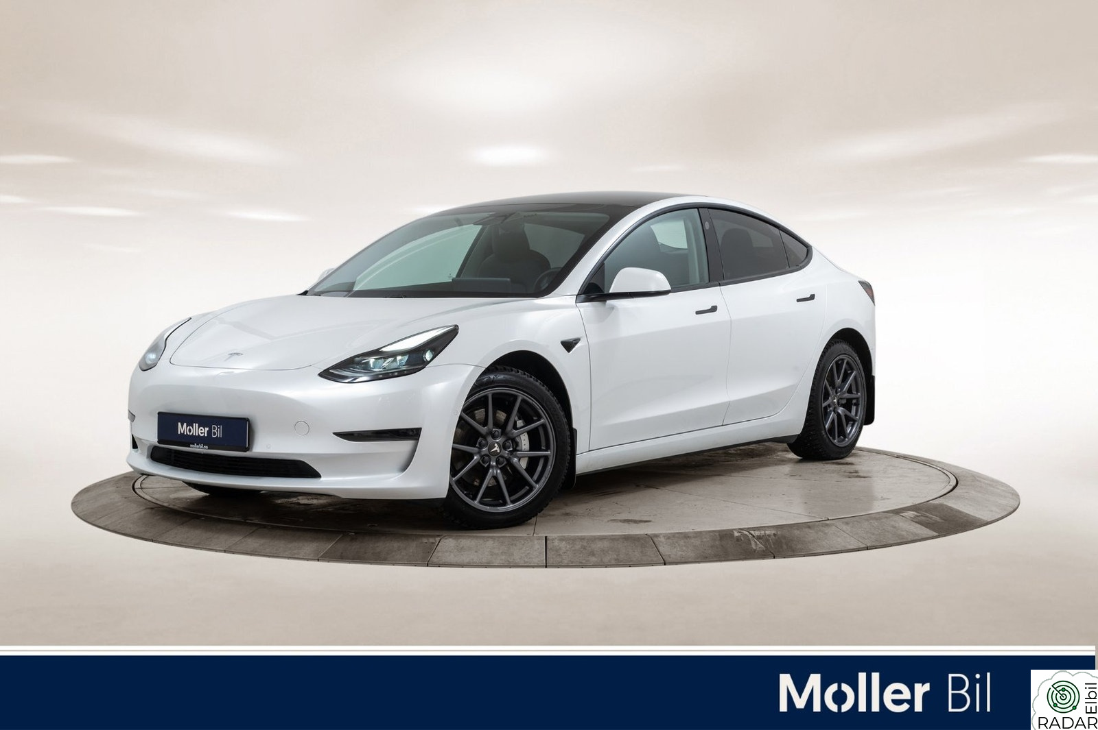 TESLA Model 3 Long Range AWD - R.Kam, Pano, Skinn, Navi