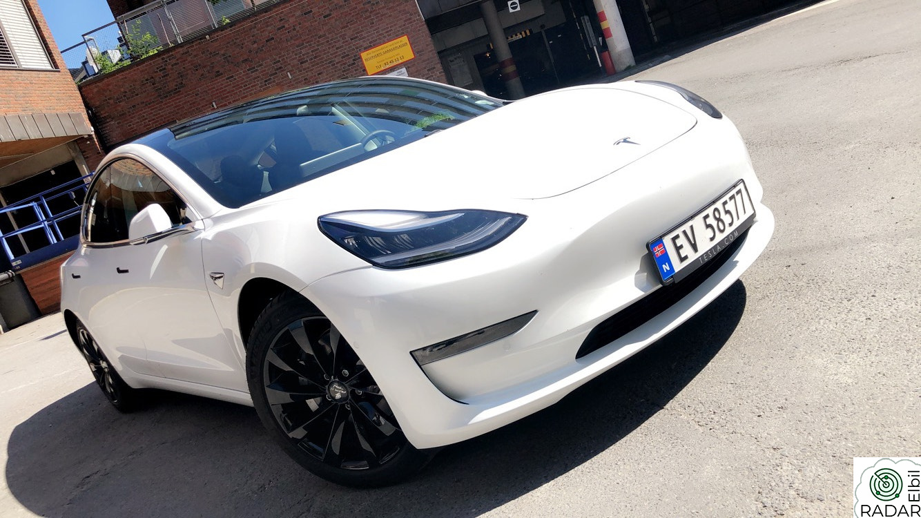 TESLA Model 3 Strøken Tesla model 3 AWD. PPF, lyddempet. EU OK 2027