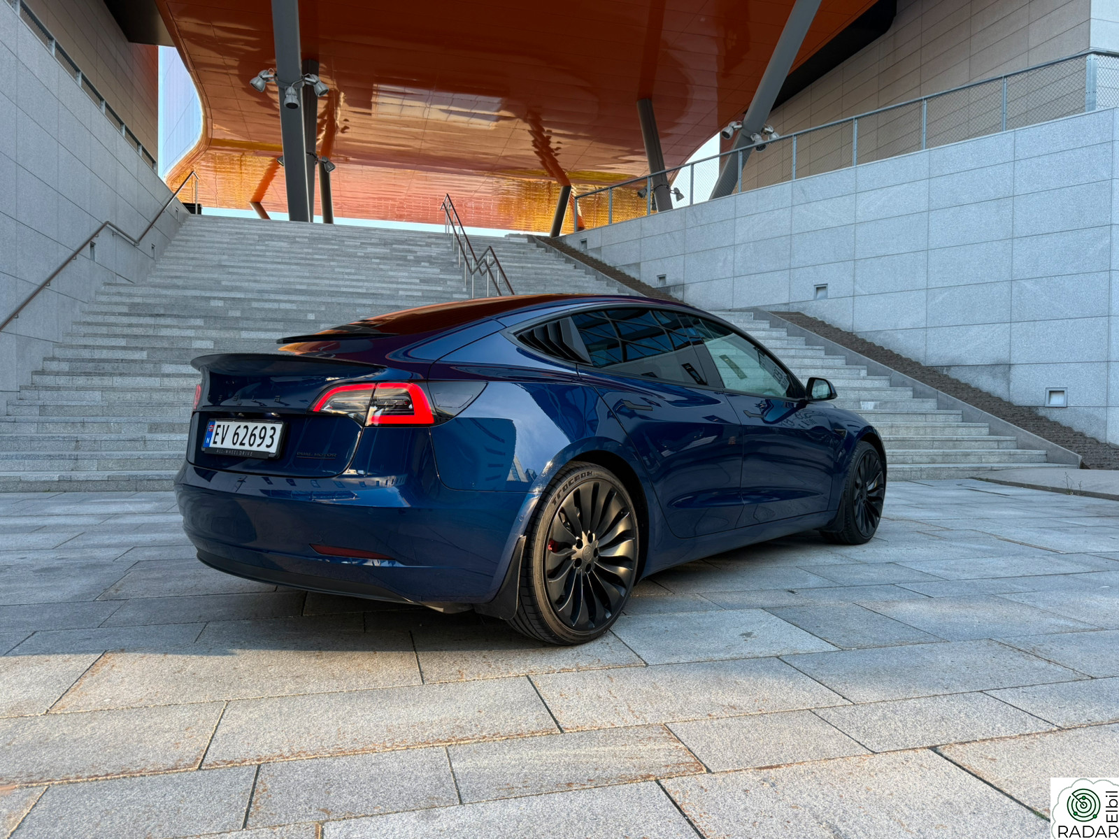 TESLA Model 3 Long Range AWD