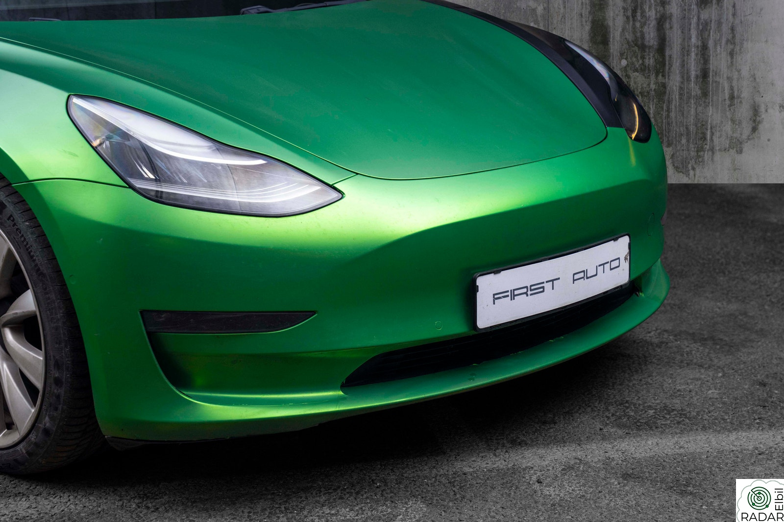 TESLA Model 3 LR AWD AP PREMIUM KR 2.600,-/MND OUTLET